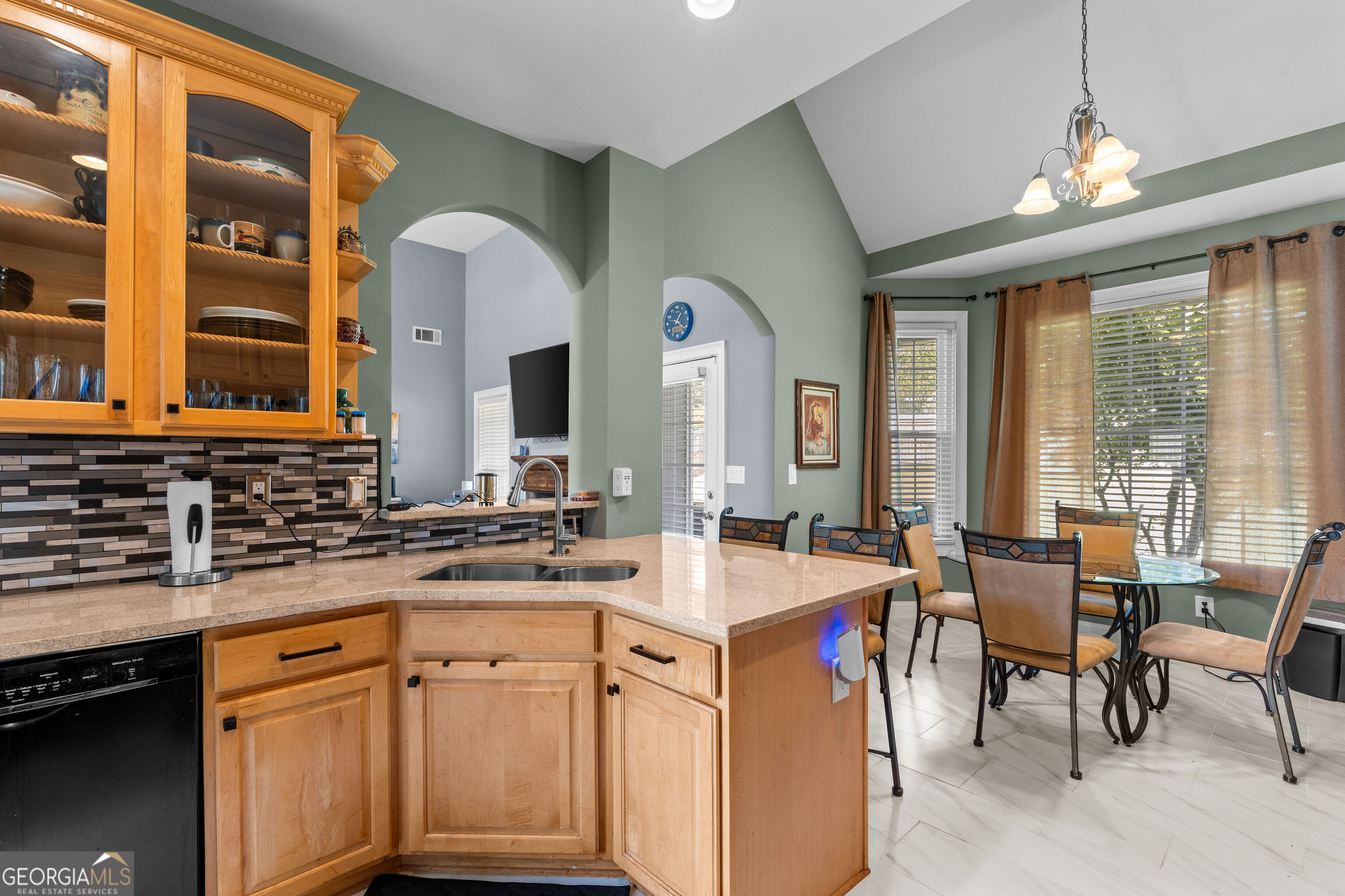 240 White Flower Circle Property Photo 23
