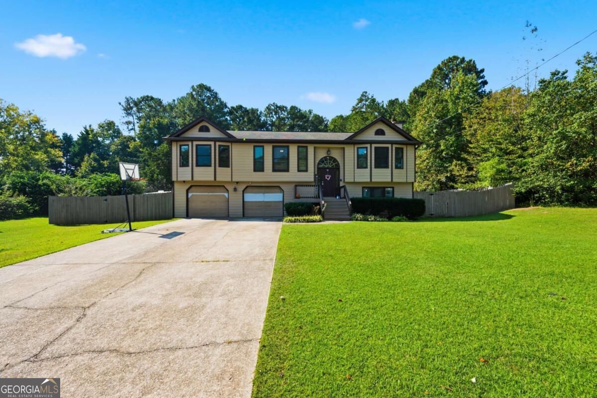 1490 Chalet Circle Property Photo 1