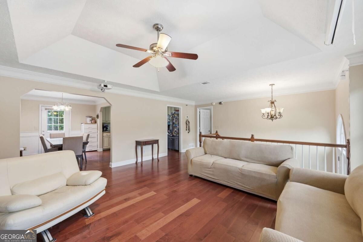 1490 Chalet Circle Property Photo 8