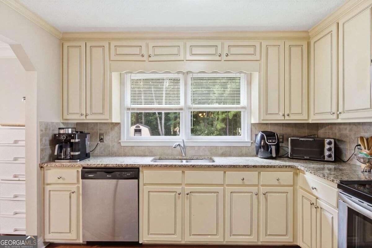 1490 Chalet Circle Property Photo 12