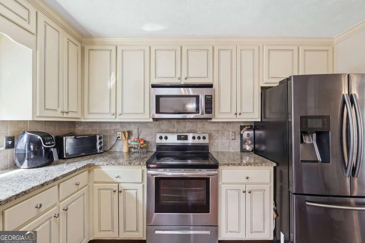 1490 Chalet Circle Property Photo 13