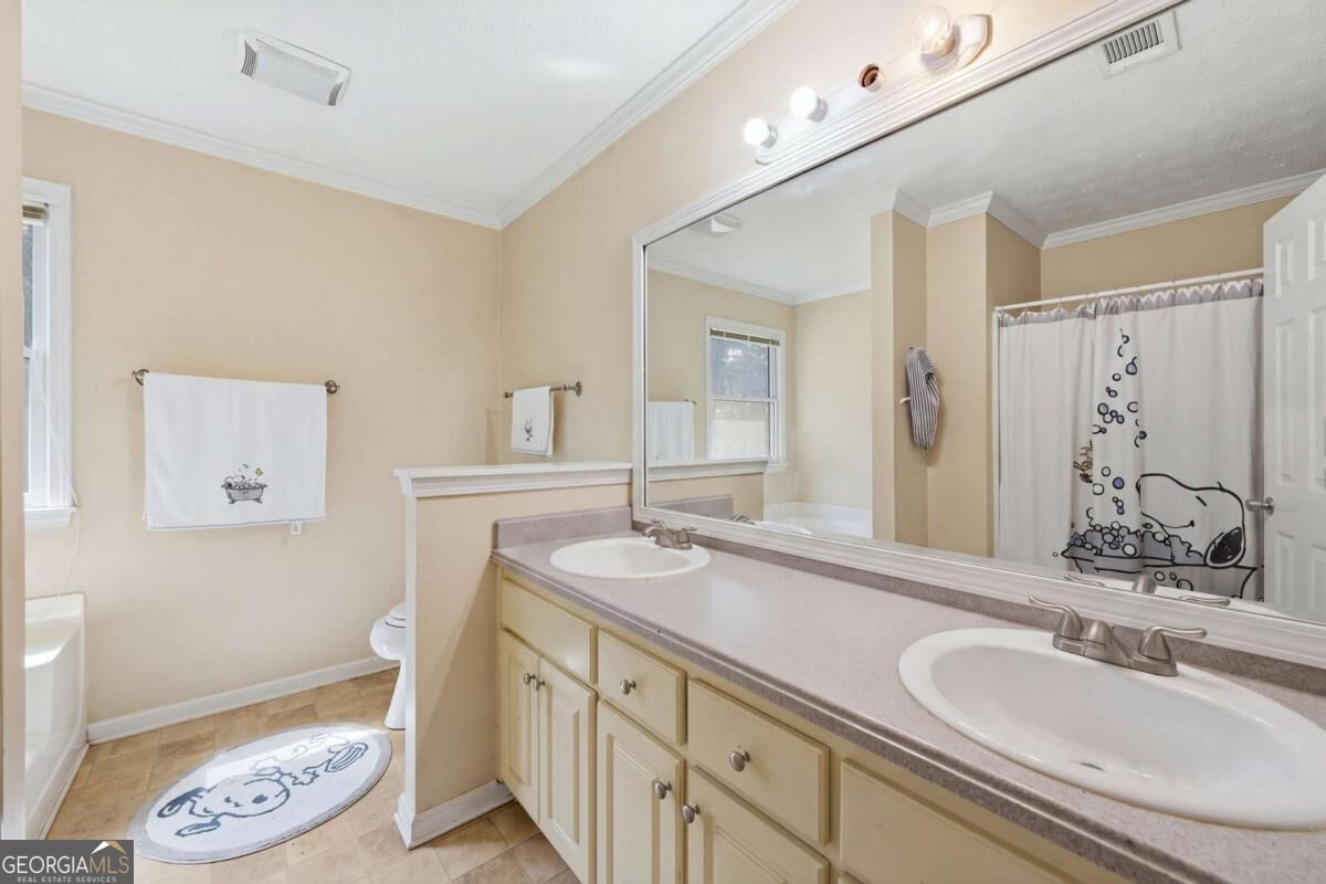 1490 Chalet Circle Property Photo 17