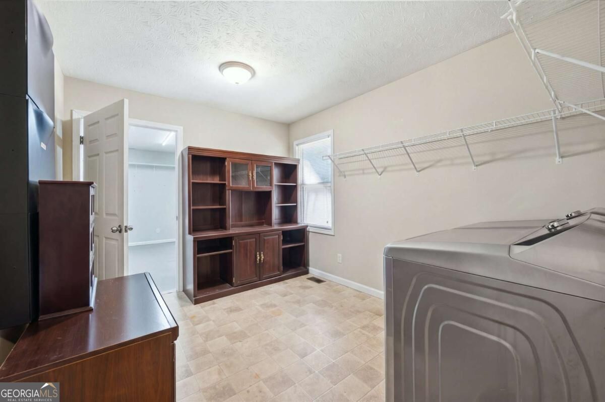 1490 Chalet Circle Property Photo 29