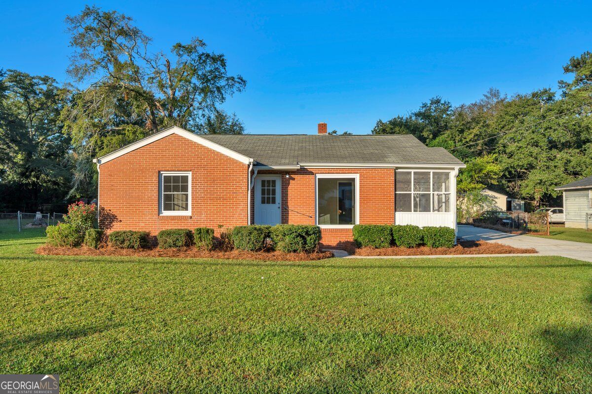 208 Comer Drive Property Photo 1