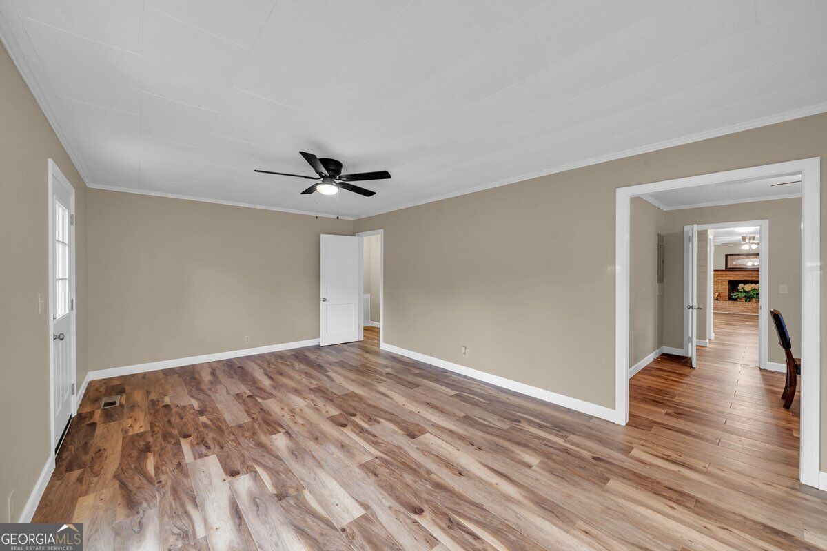 208 Comer Drive Property Photo 4