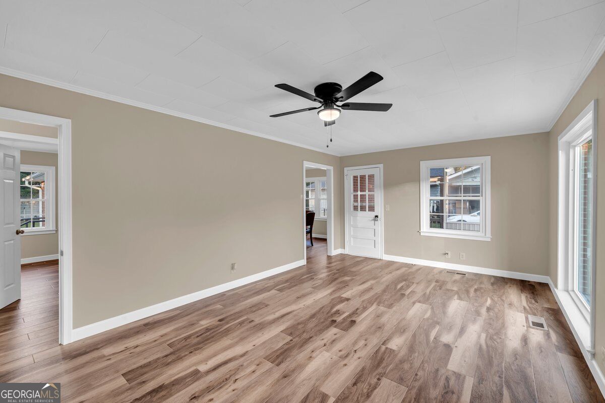 208 Comer Drive Property Photo 5