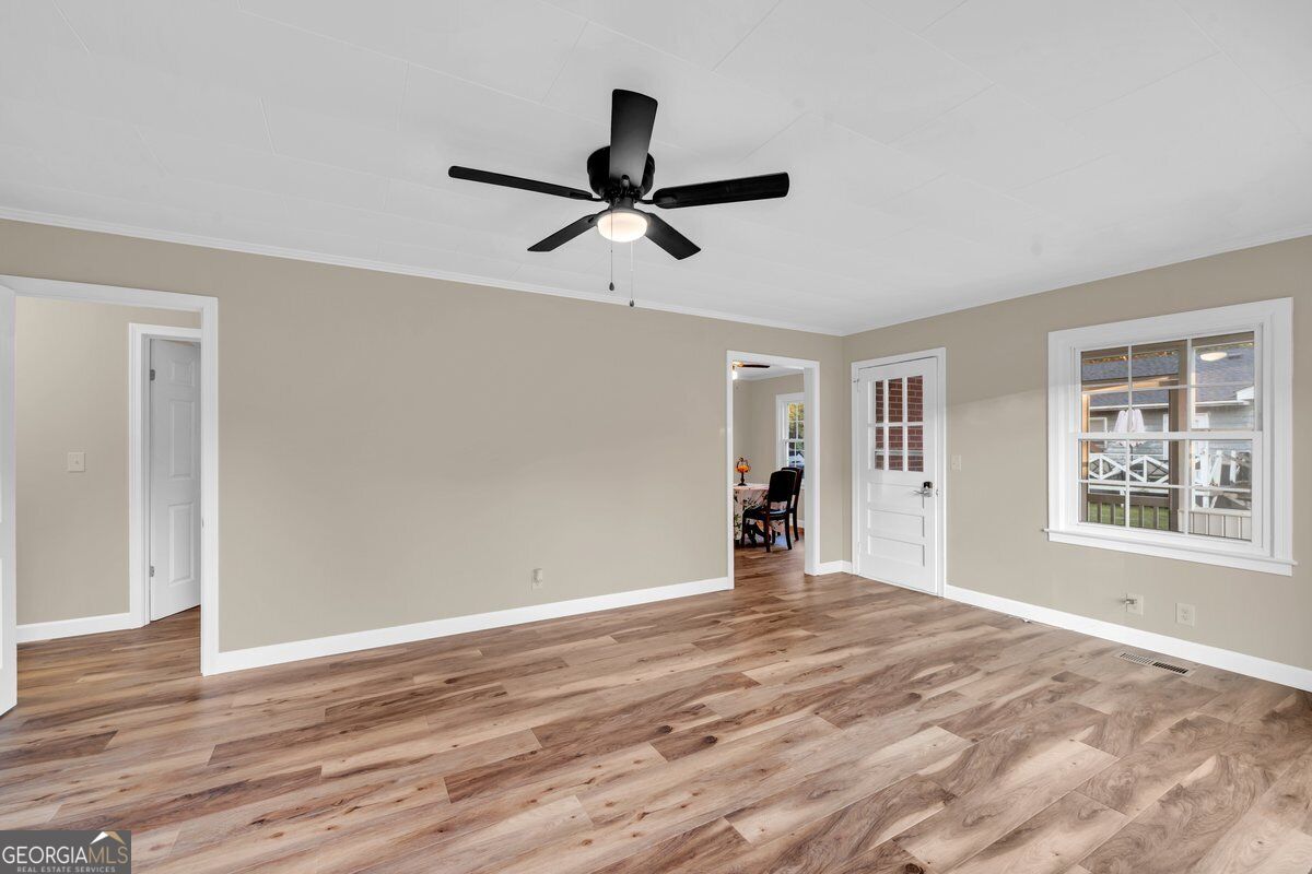 208 Comer Drive Property Photo 6