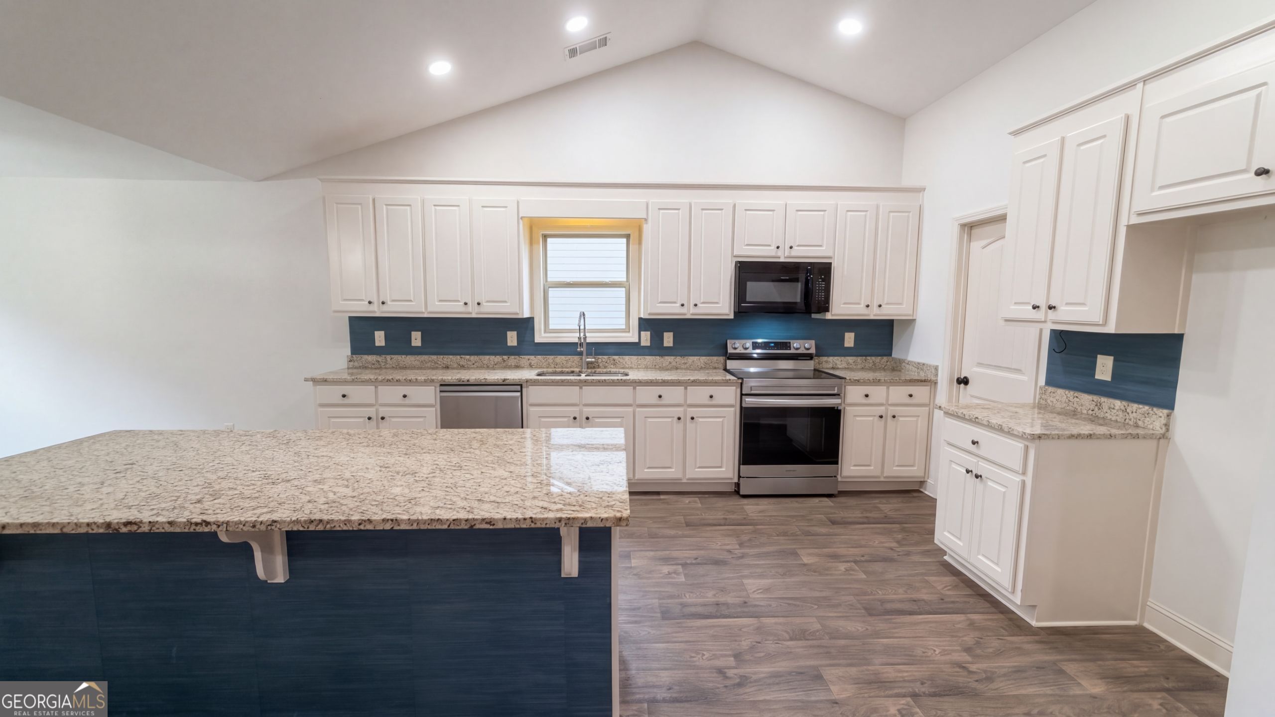 81 Livingston Court Property Photo 2