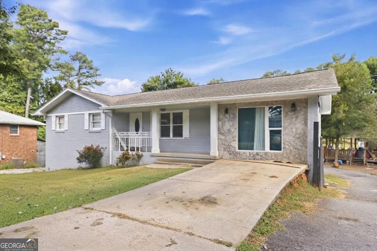 1594 Dellwood Circle Property Photo 3