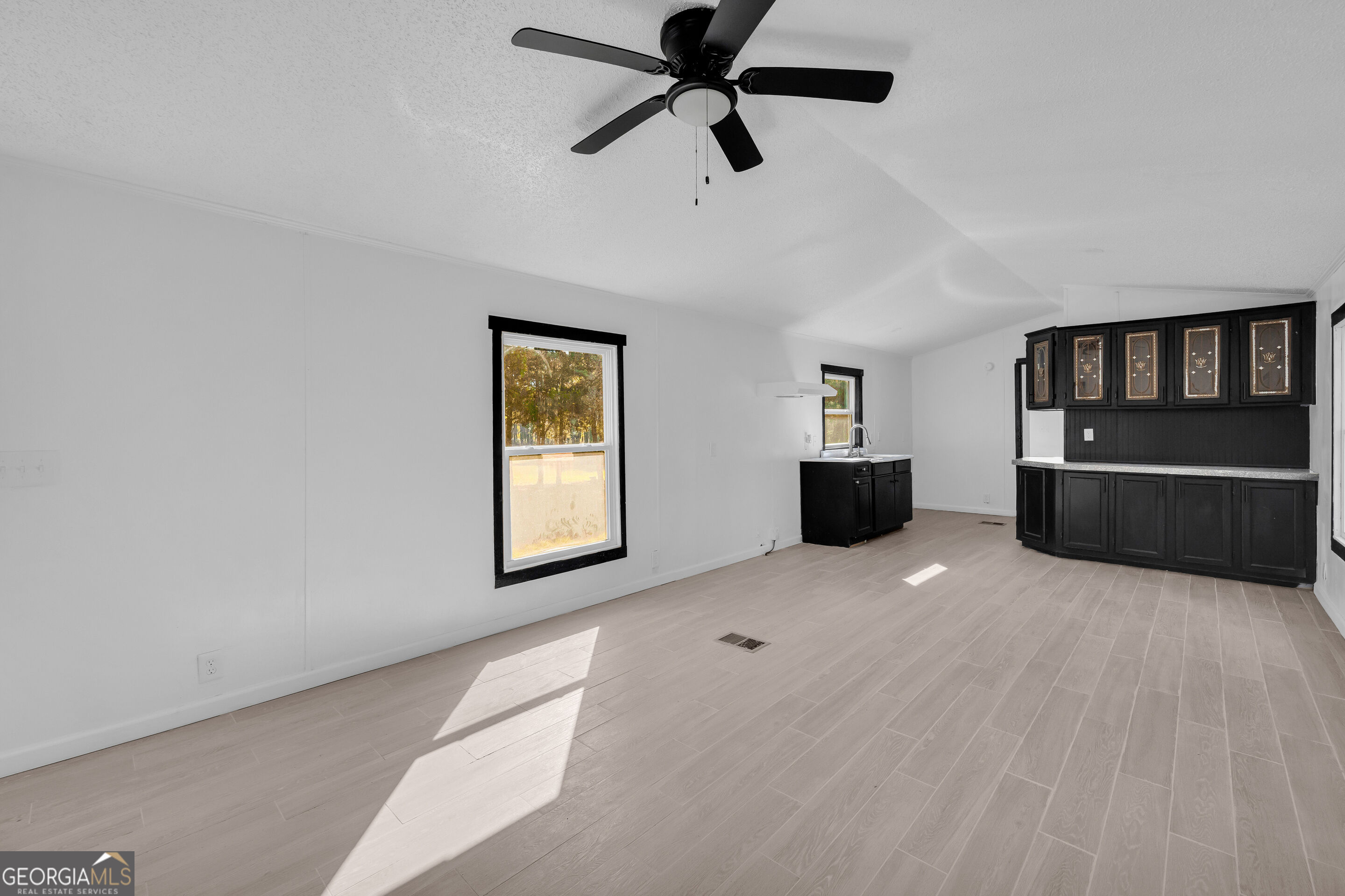 2023 Stephens Road Property Photo 8