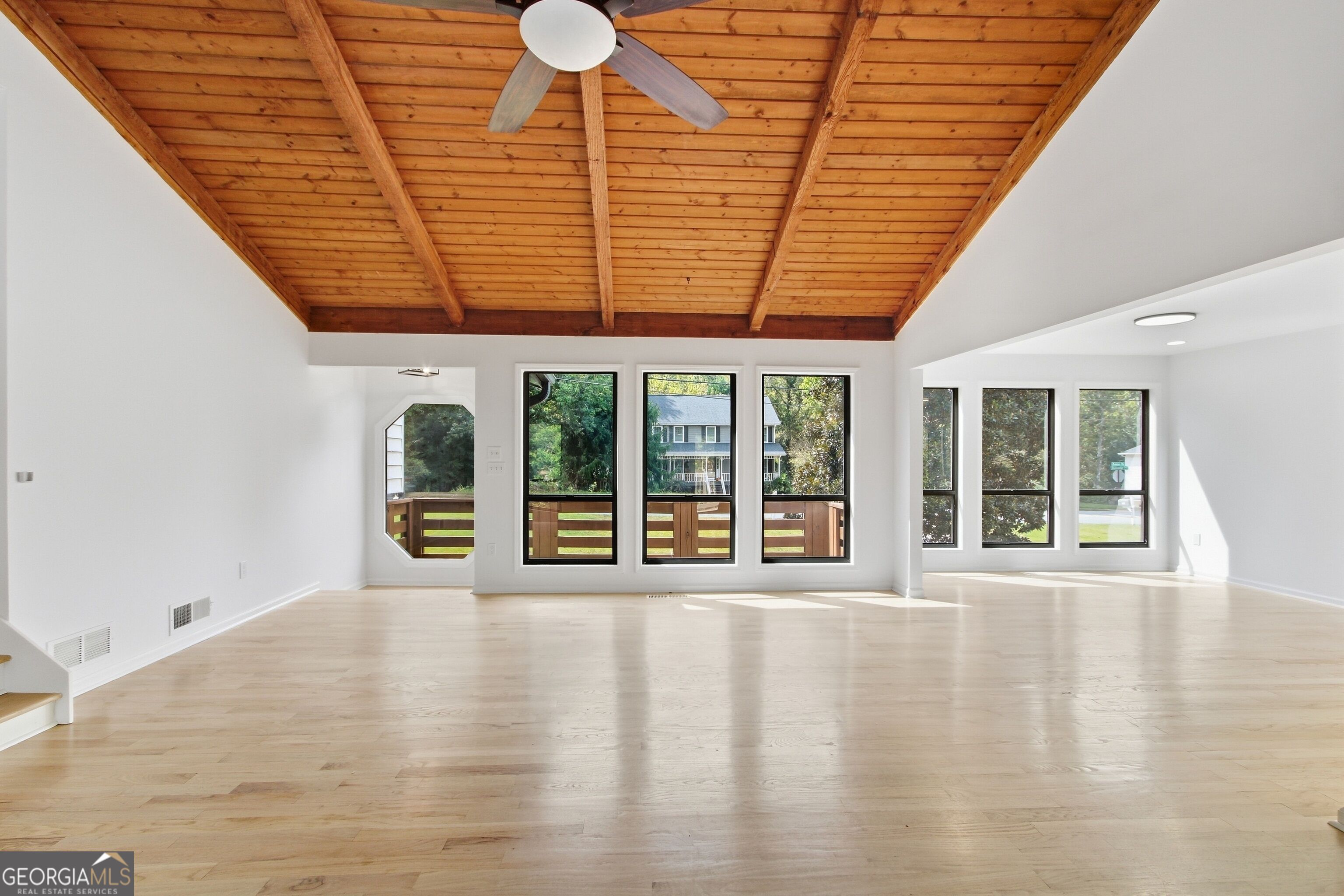 1907 Kemp Road Property Photo 6