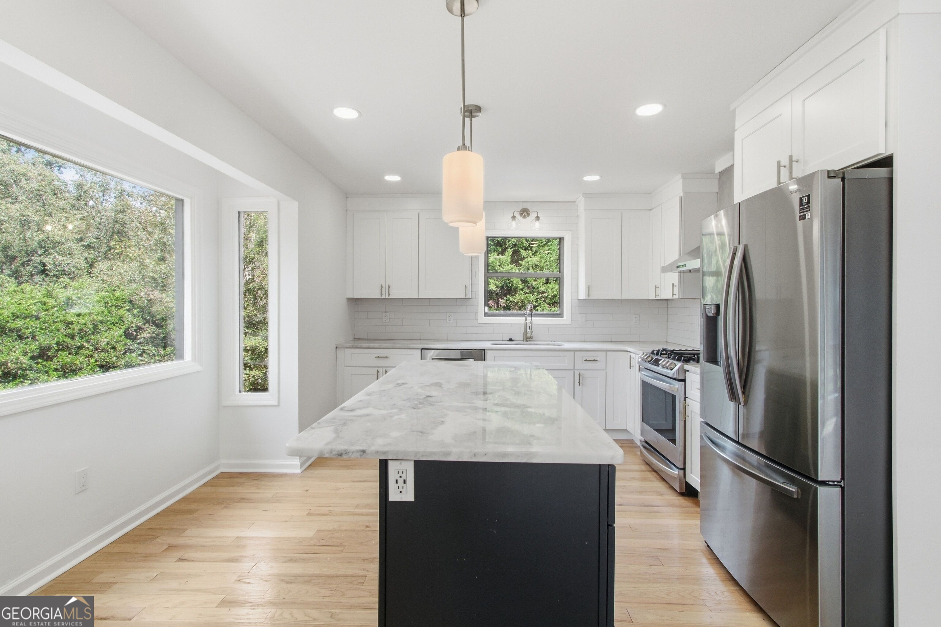 1907 Kemp Road Property Photo 7