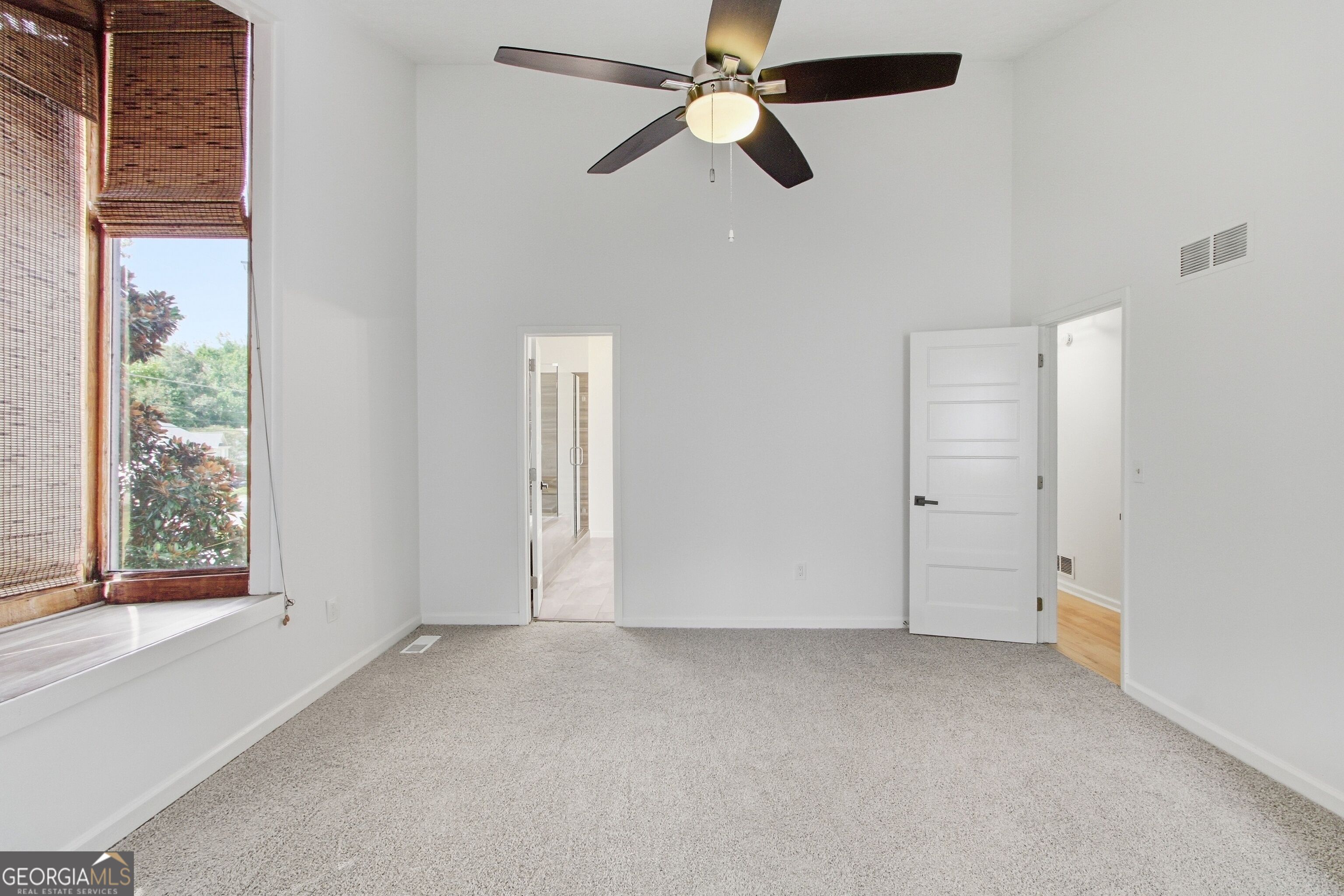 1907 Kemp Road Property Photo 9