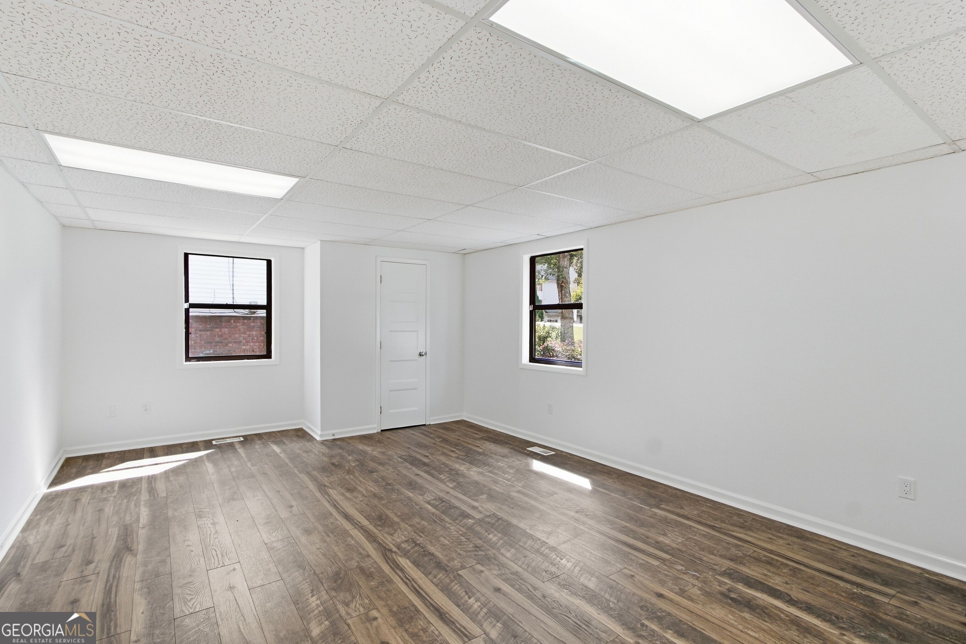 1907 Kemp Road Property Photo 16