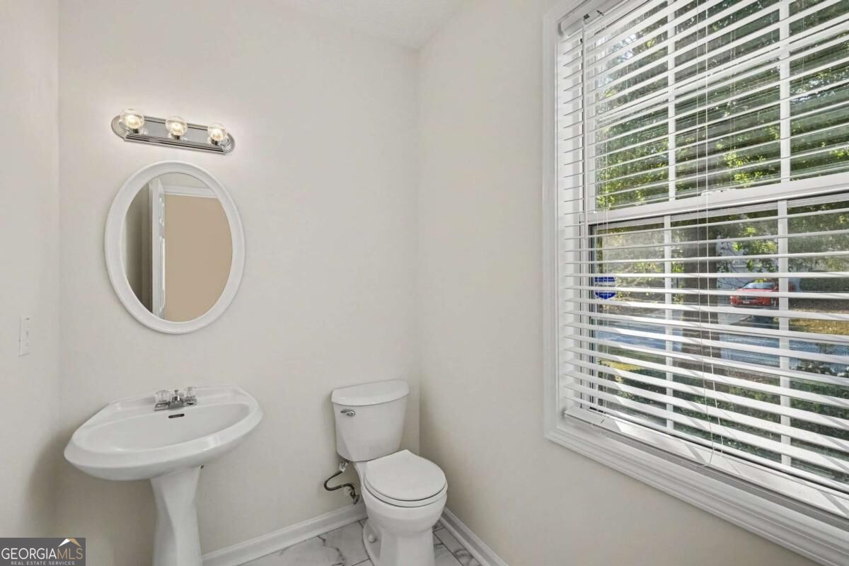 6915 Silver Bend Place Property Photo 14