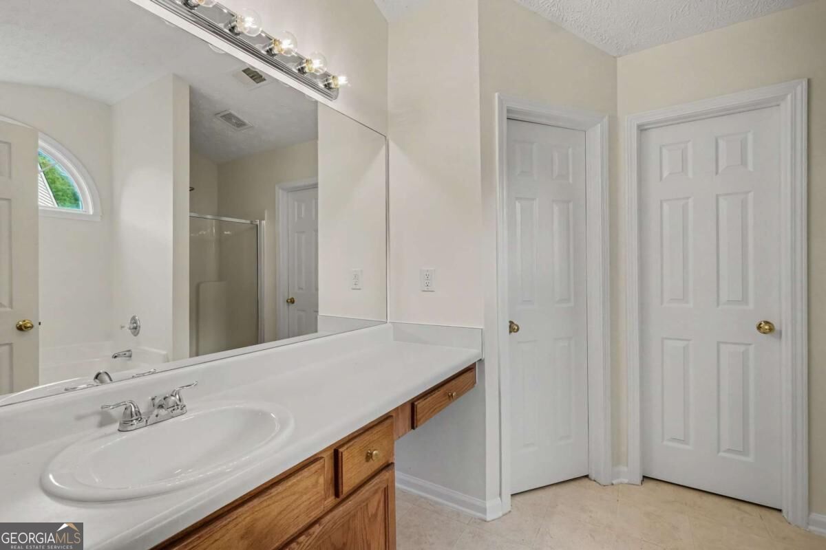 6915 Silver Bend Place Property Photo 25