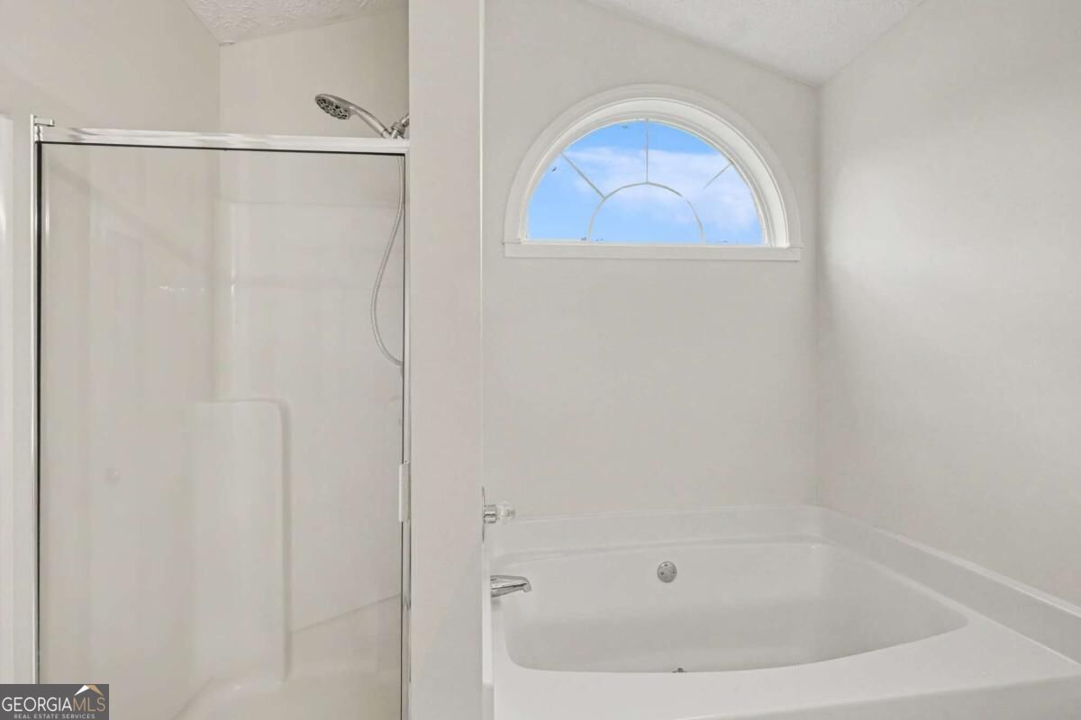 6915 Silver Bend Place Property Photo 27