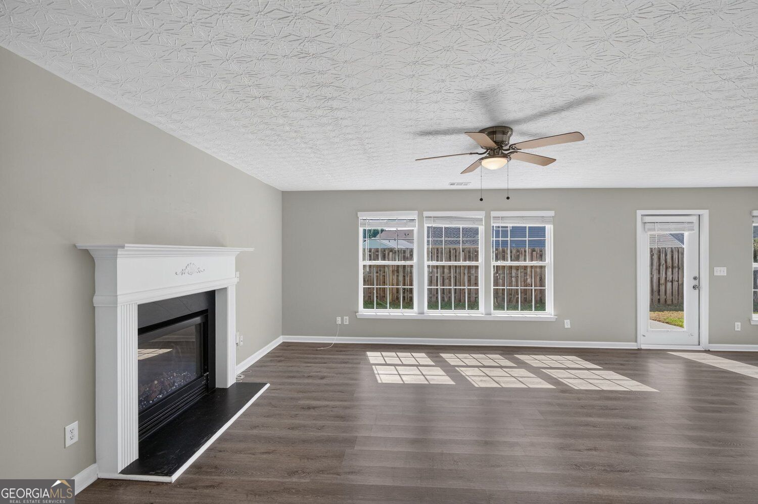 48 Chalet Crossing Property Photo 5