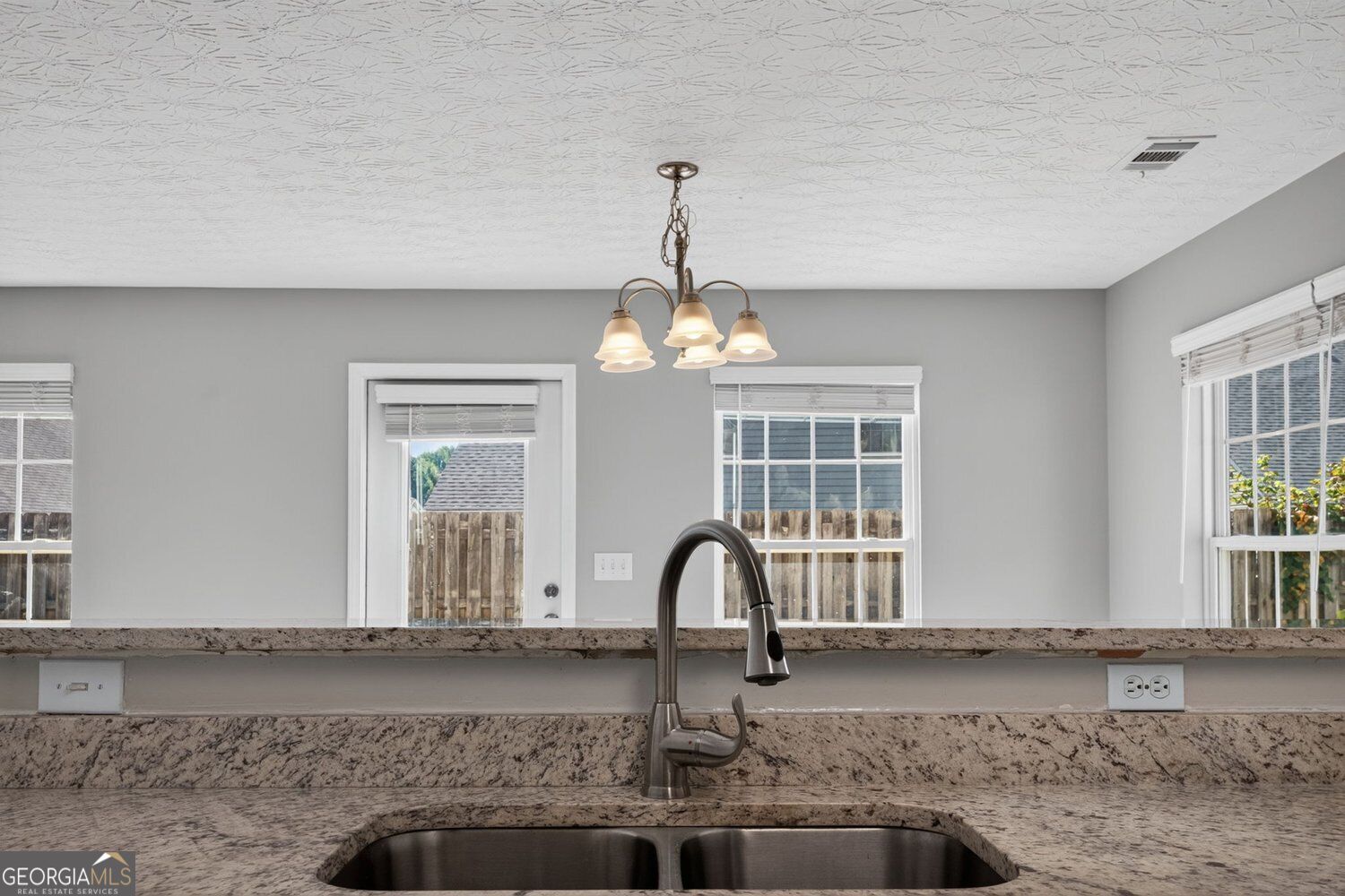 48 Chalet Crossing Property Photo 11