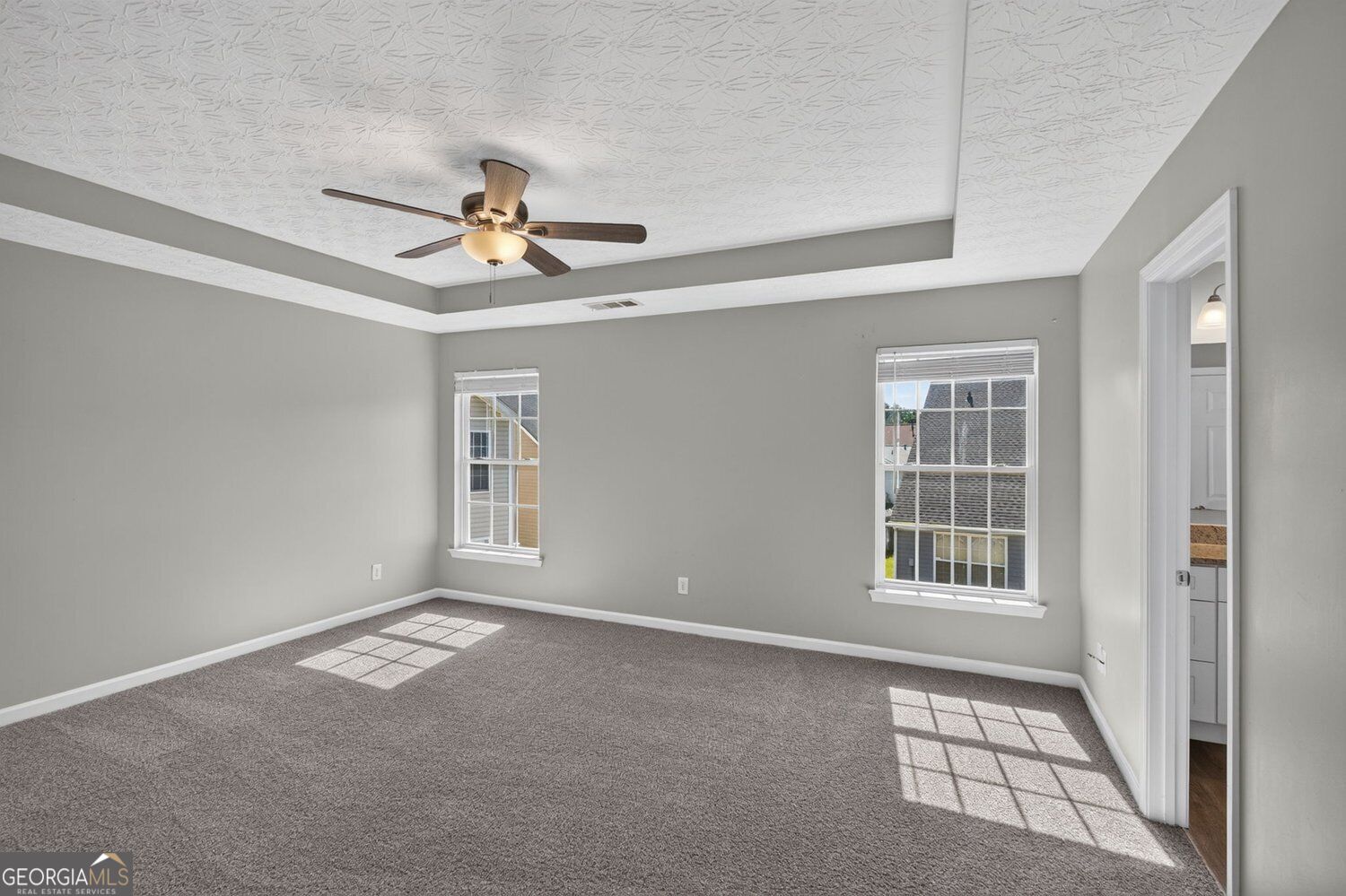 48 Chalet Crossing Property Photo 13