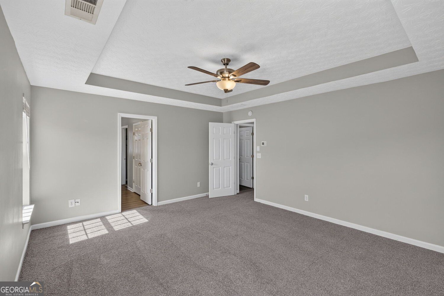 48 Chalet Crossing Property Photo 14