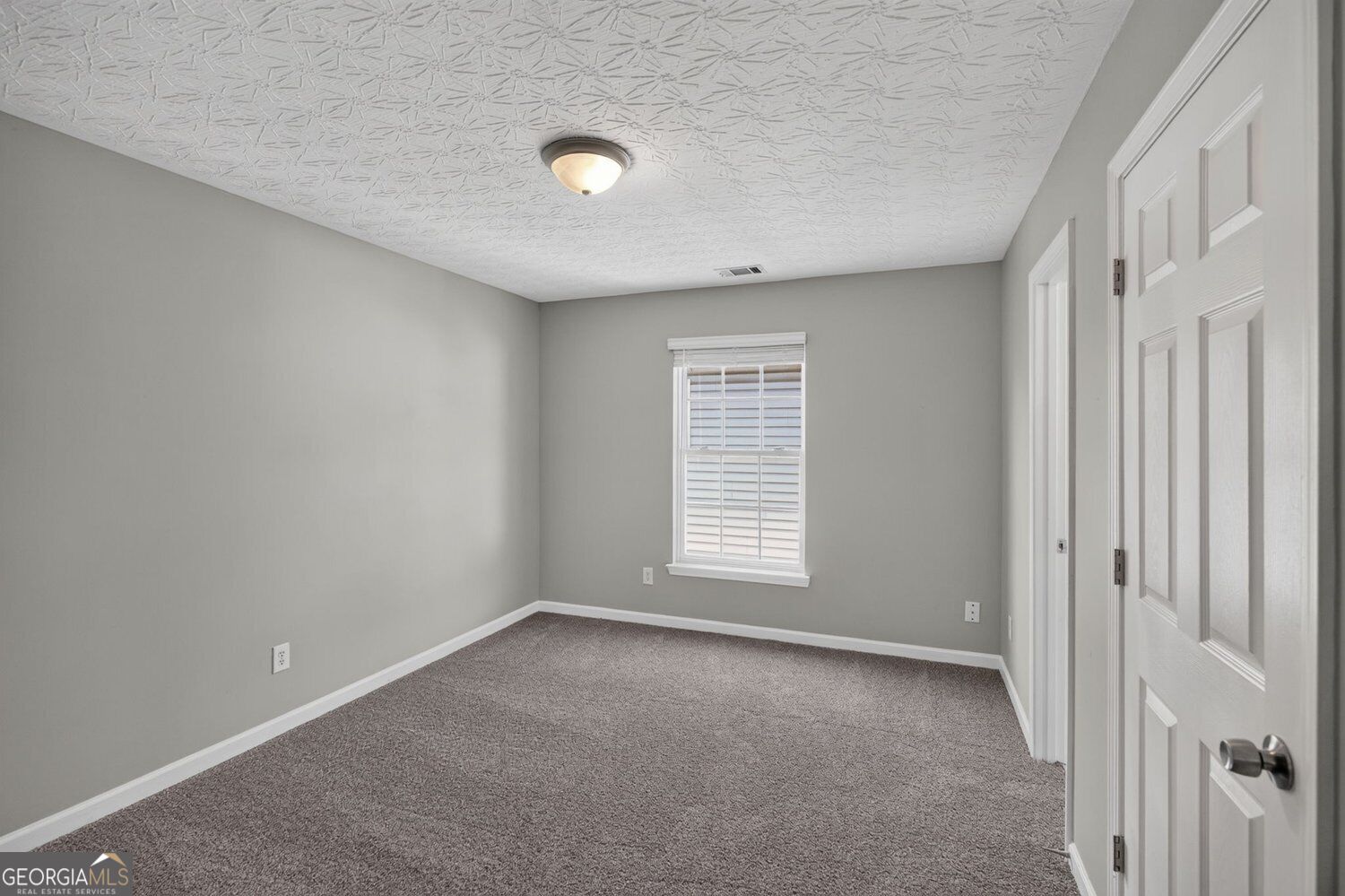 48 Chalet Crossing Property Photo 18