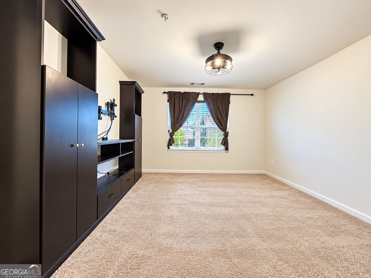 11903 Fuller Street Property Photo 13