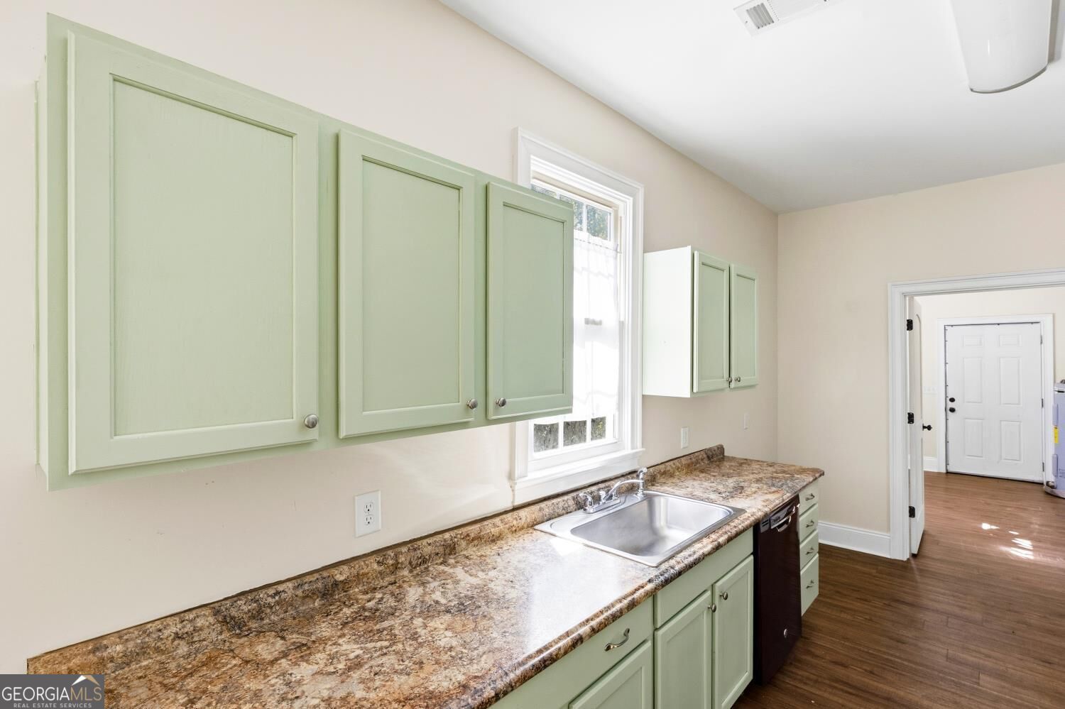 862 Elm Street Property Photo 11