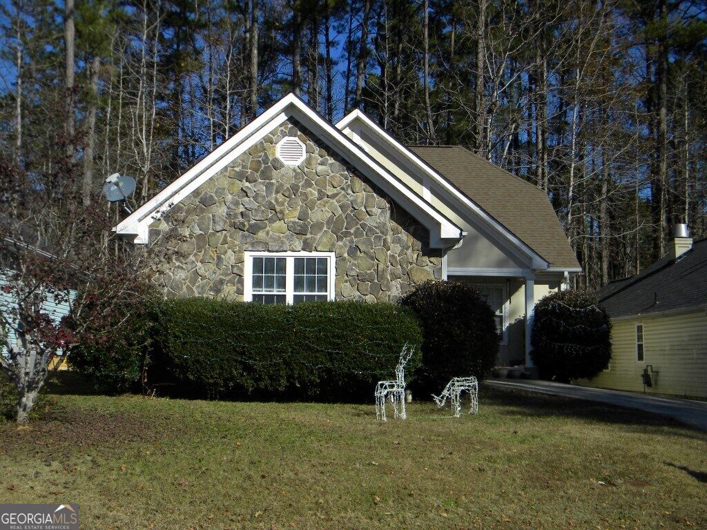 551 N Fairfield Drive Property Photo 2