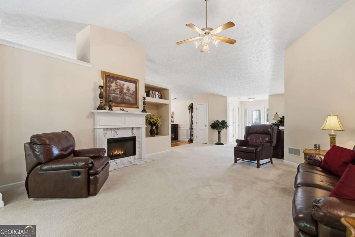 405 Leatherwood Court Property Photo 7