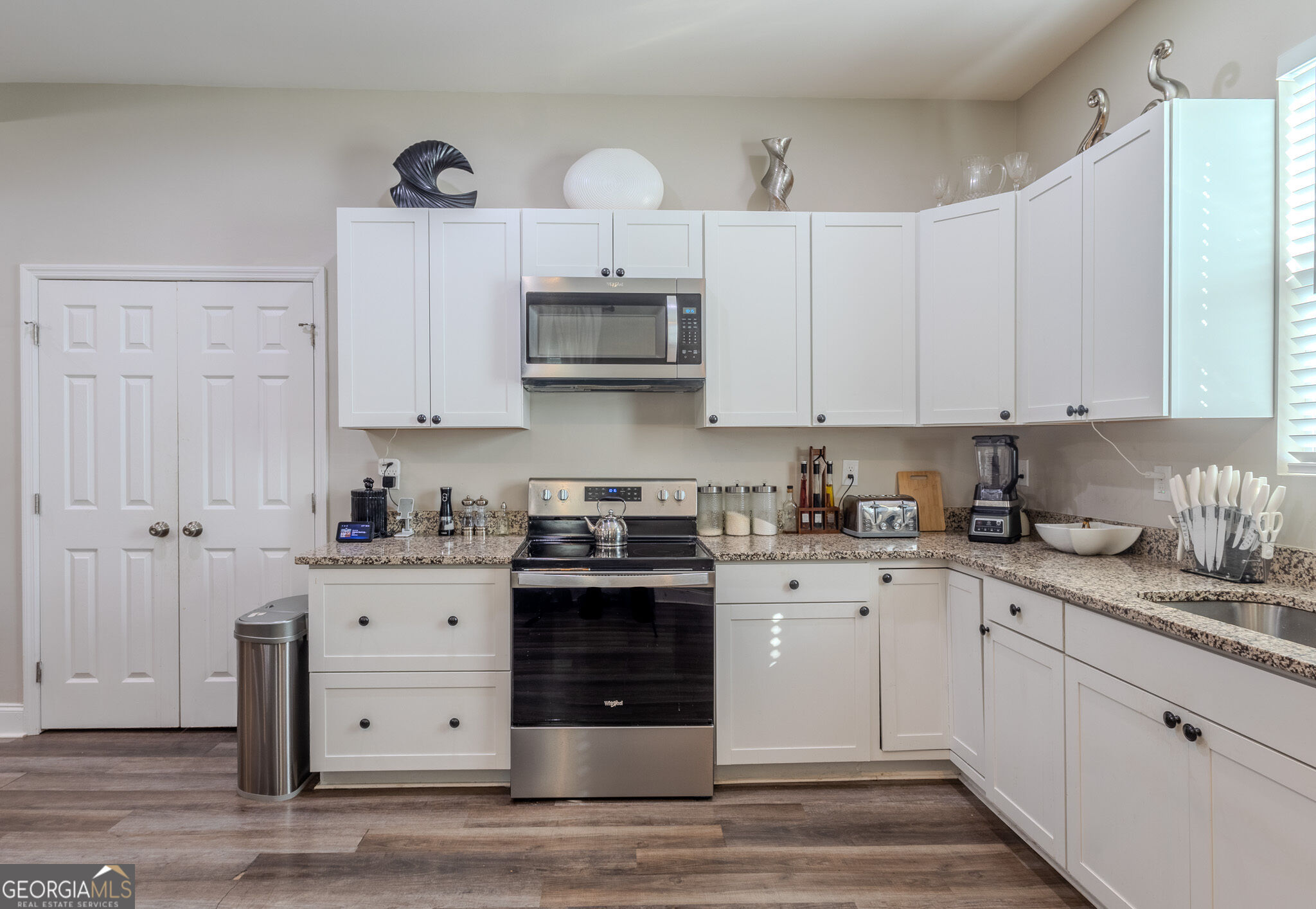 833 Richmond Street Property Photo 4