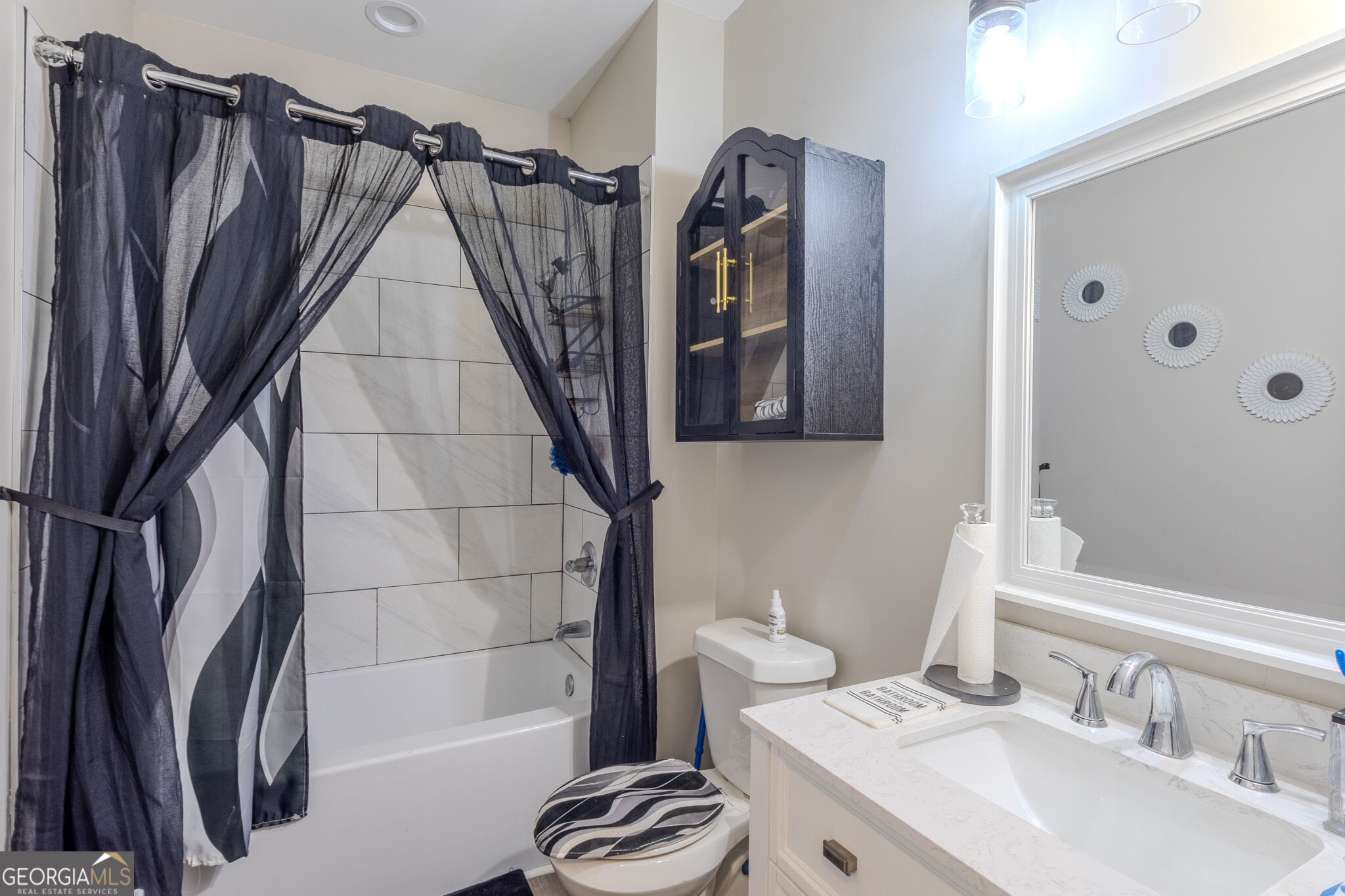 833 Richmond Street Property Photo 10