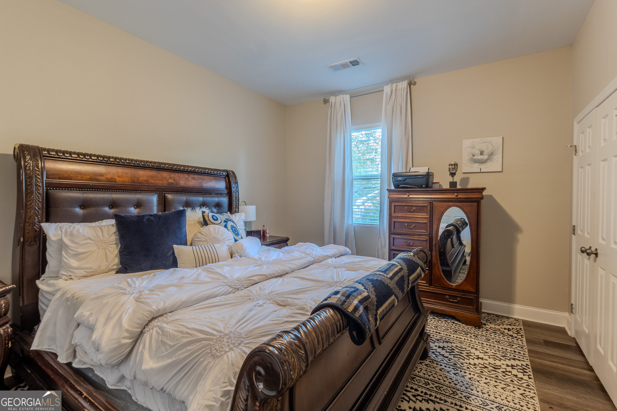 833 Richmond Street Property Photo 13