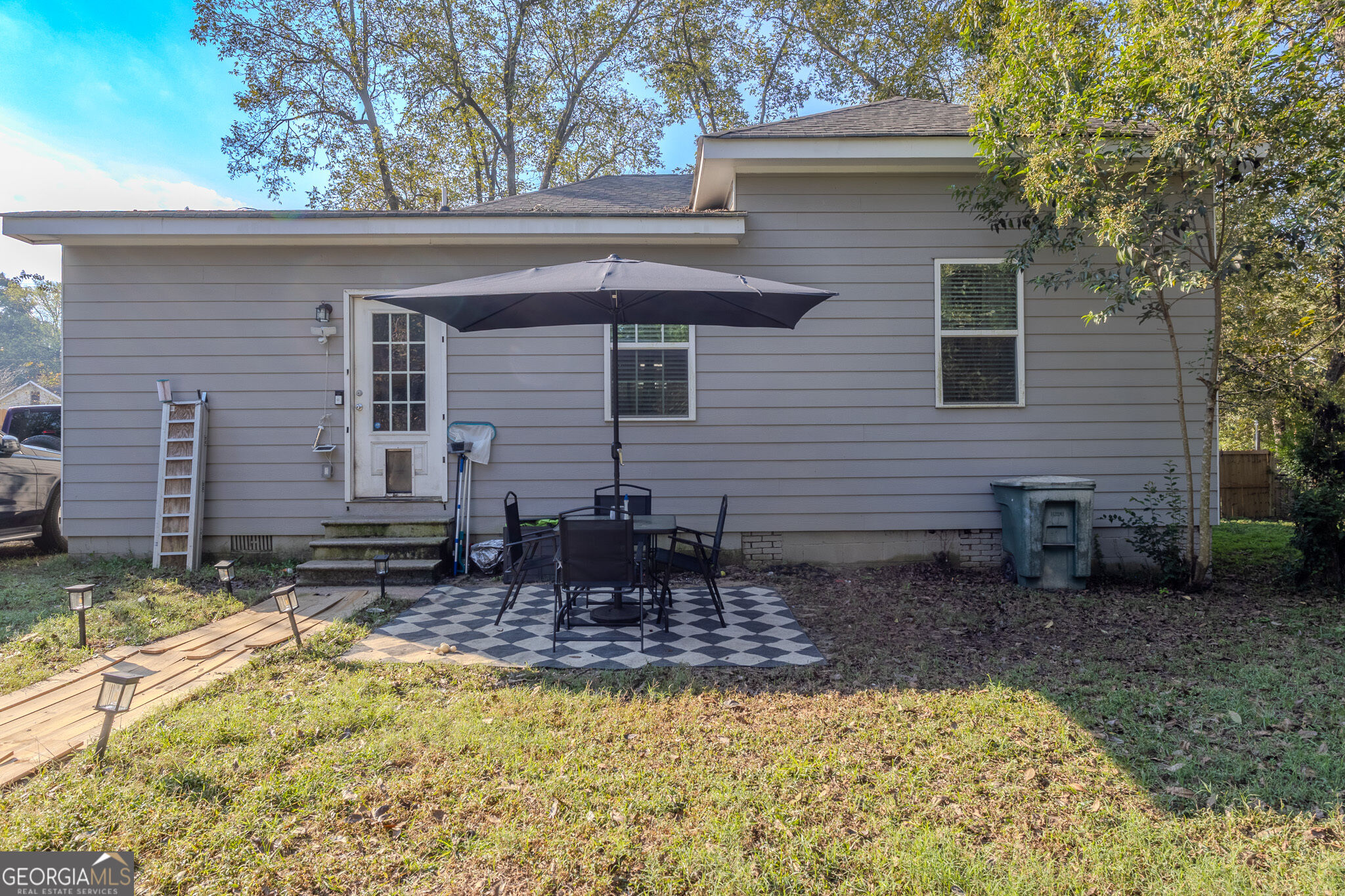 833 Richmond Street Property Photo 37