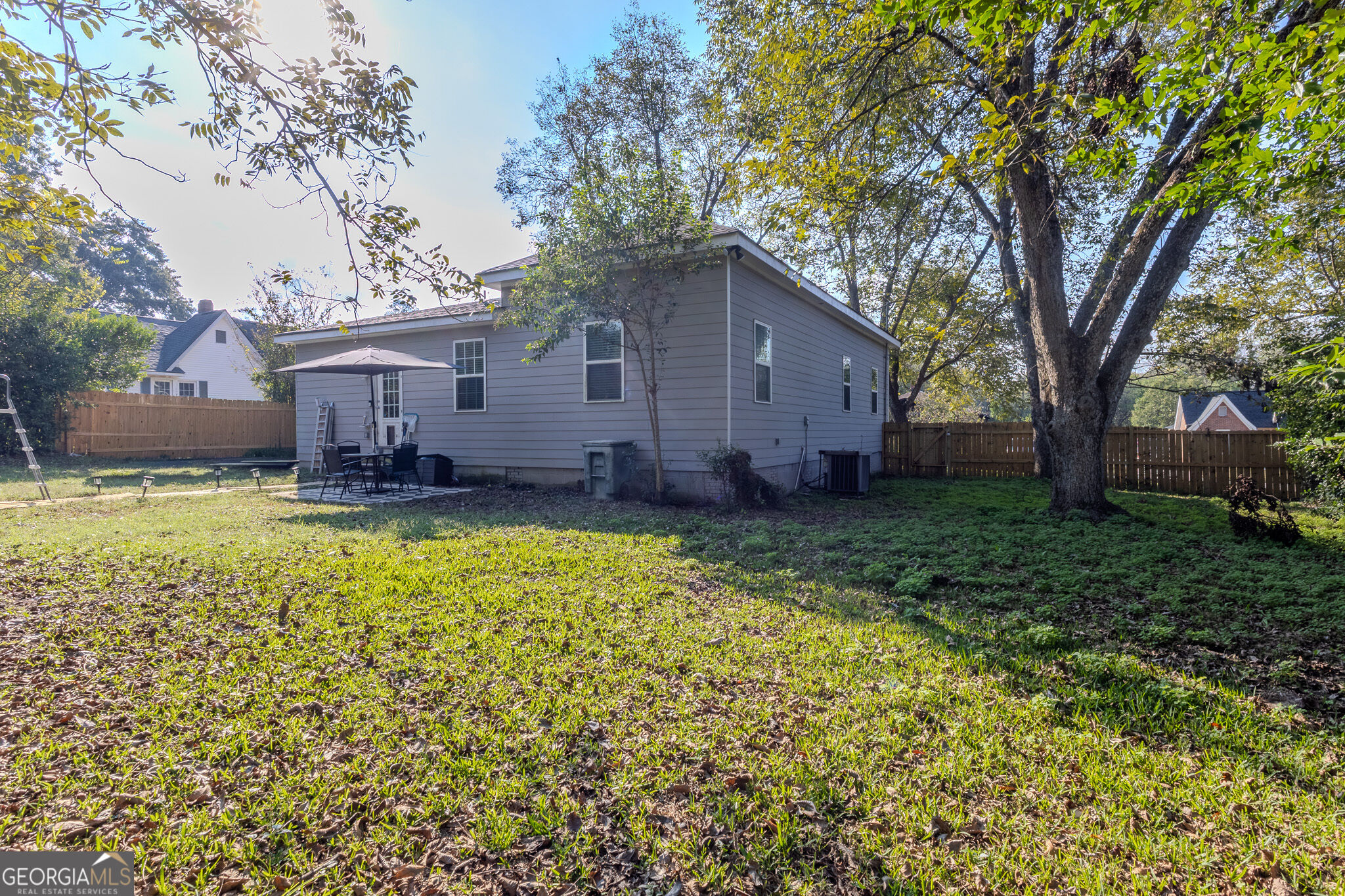 833 Richmond Street Property Photo 38