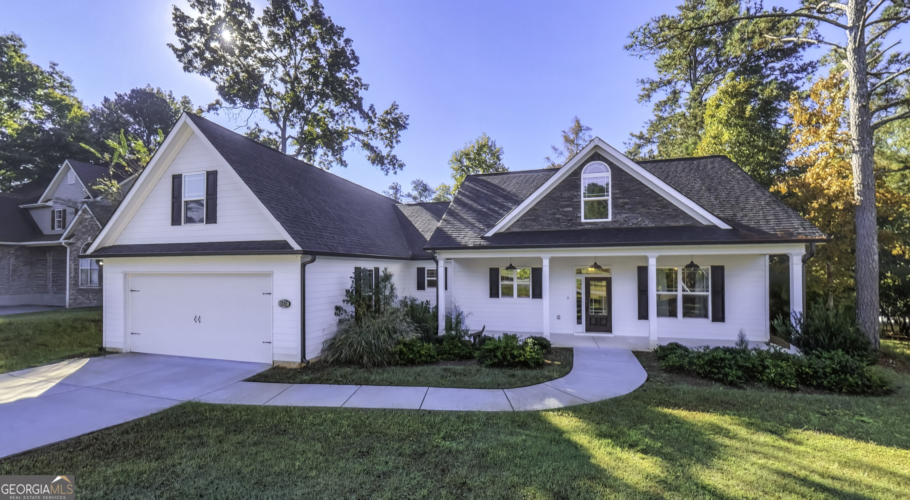 5286 Greenway Drive Property Photo 1