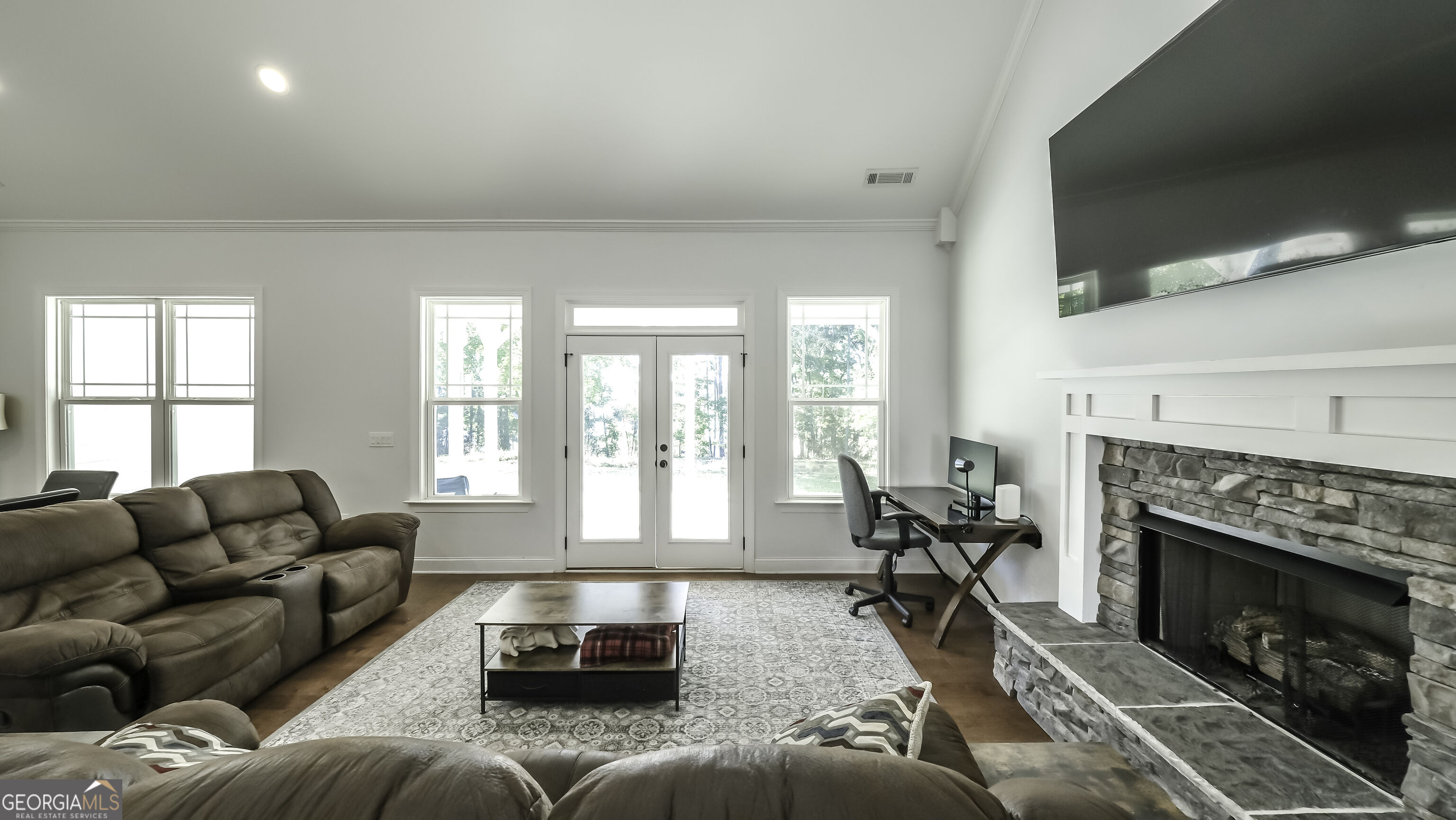 5286 Greenway Drive Property Photo 8