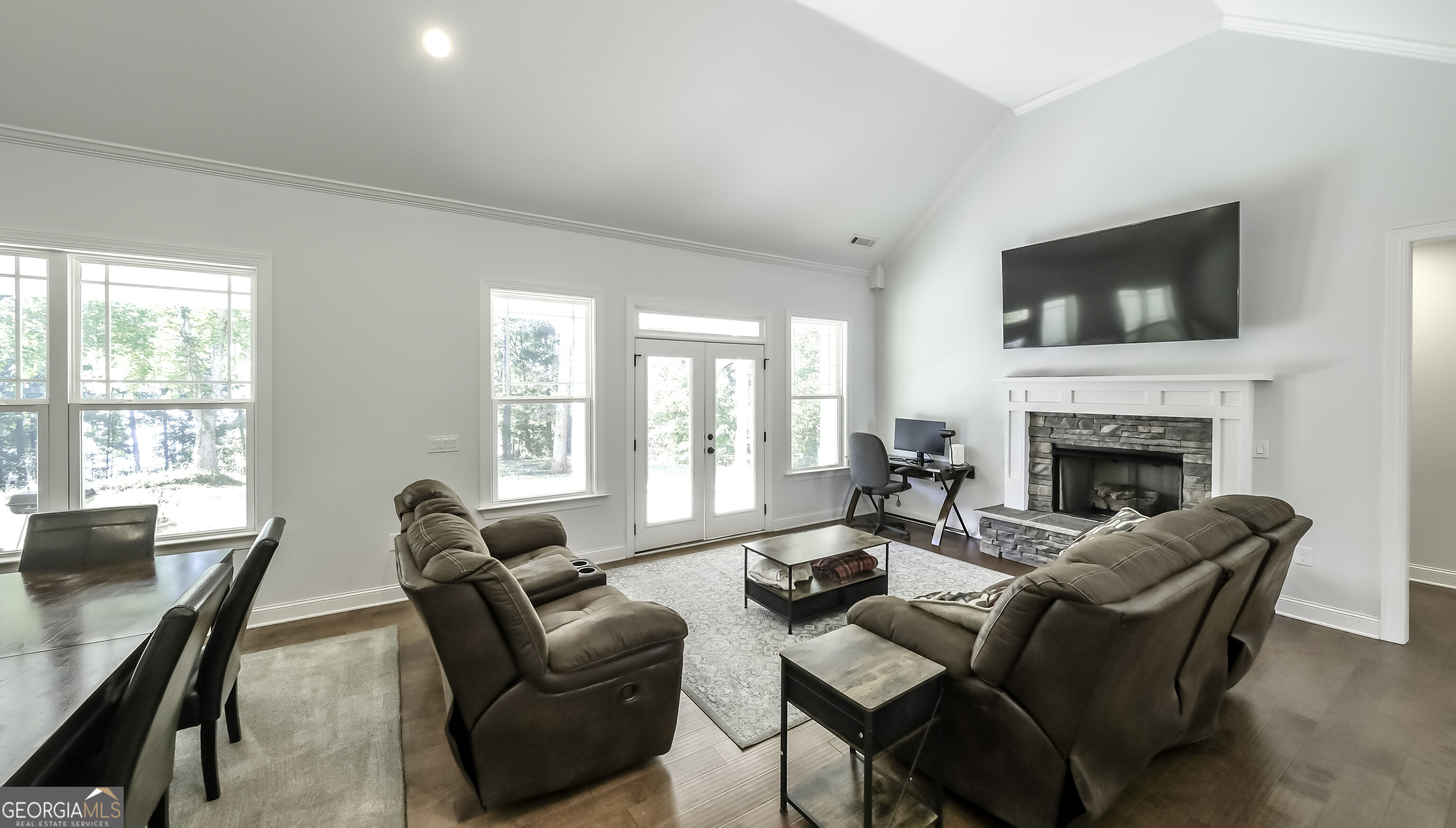 5286 Greenway Drive Property Photo 9