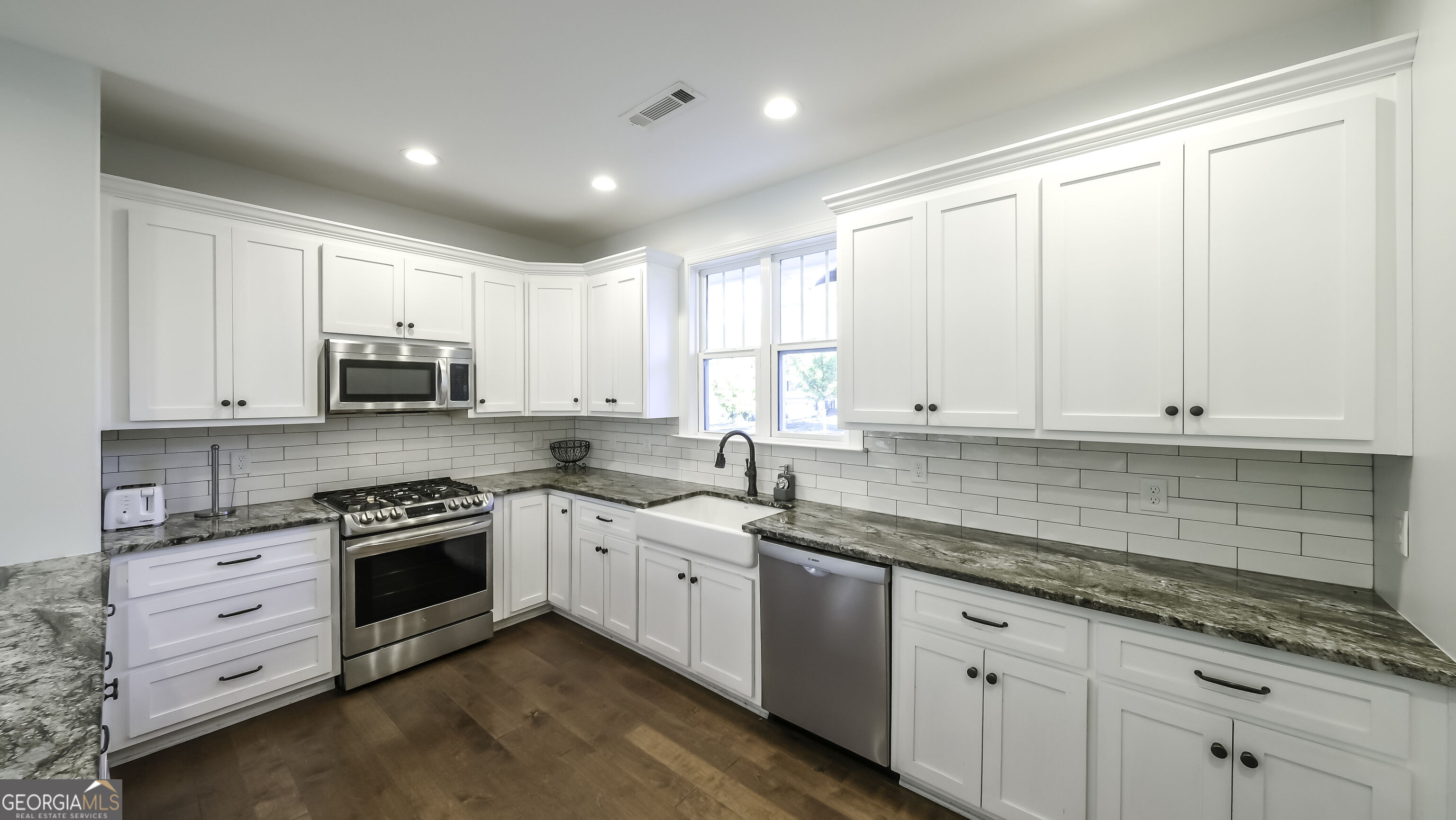 5286 Greenway Drive Property Photo 11