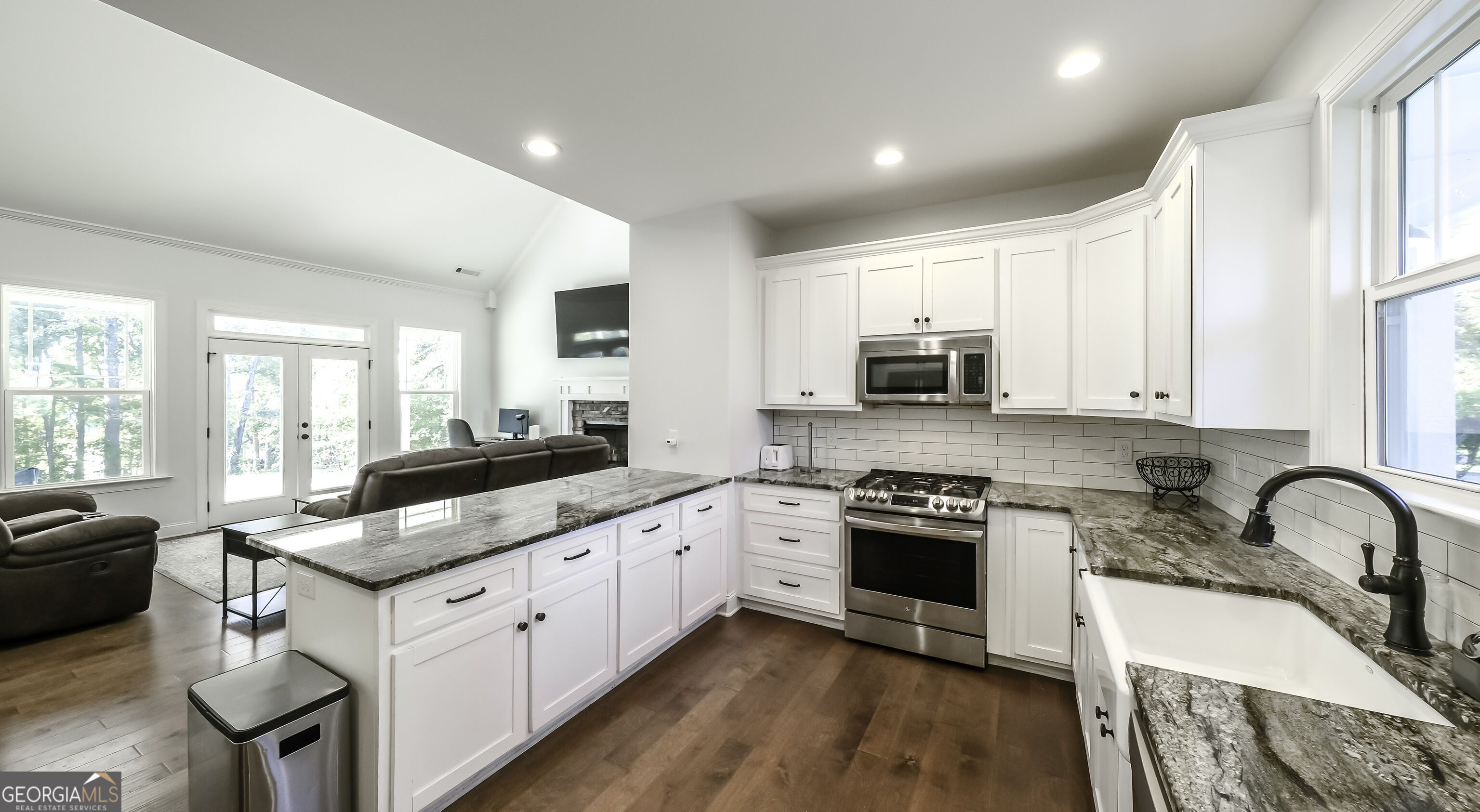 5286 Greenway Drive Property Photo 12