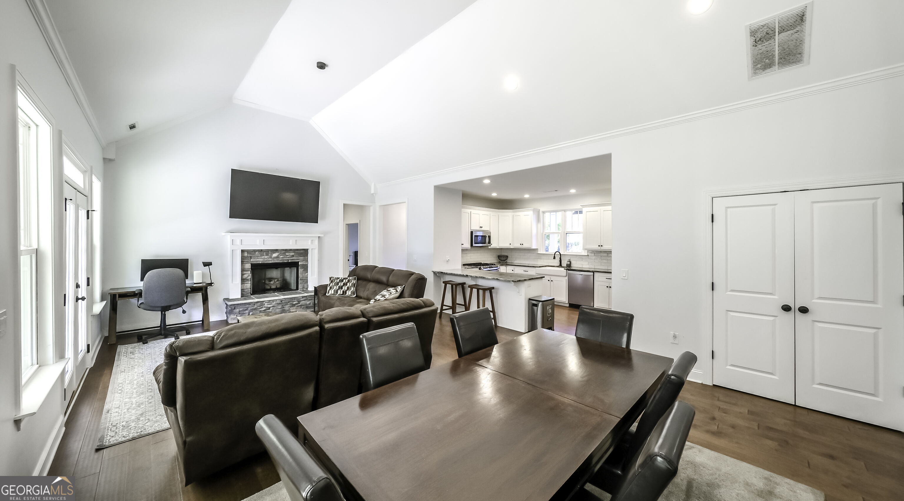 5286 Greenway Drive Property Photo 15