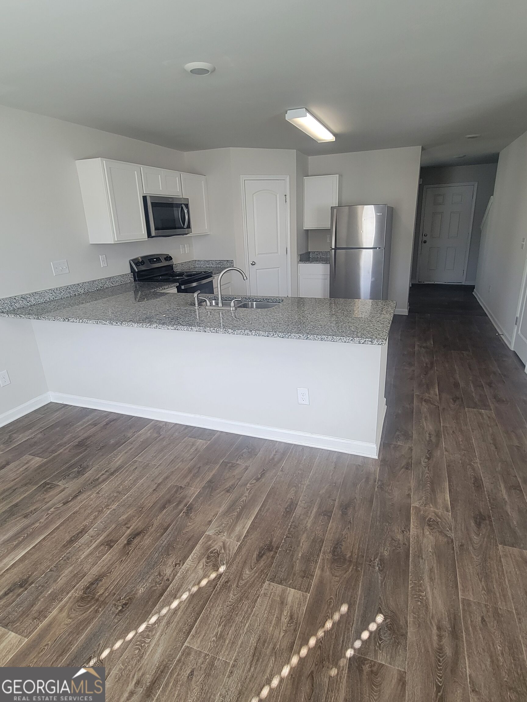 106 Sarah Lane Property Photo 3