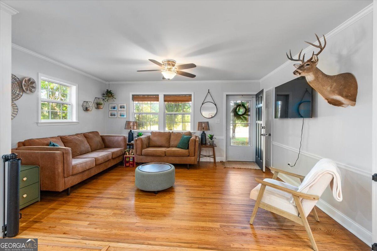 1521 Aiken Road Property Photo 2