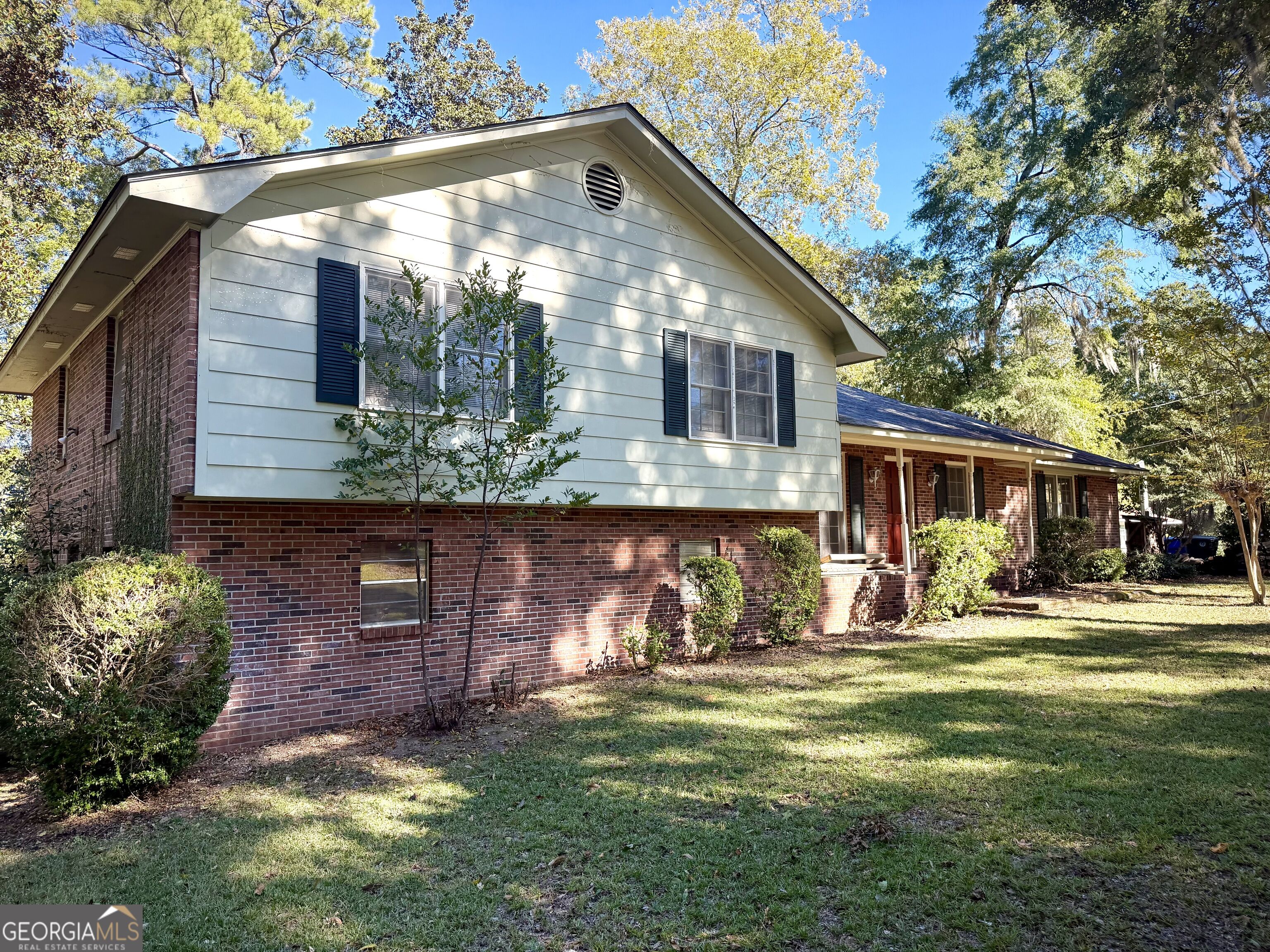 511 Brookdale Drive Property Photo 2