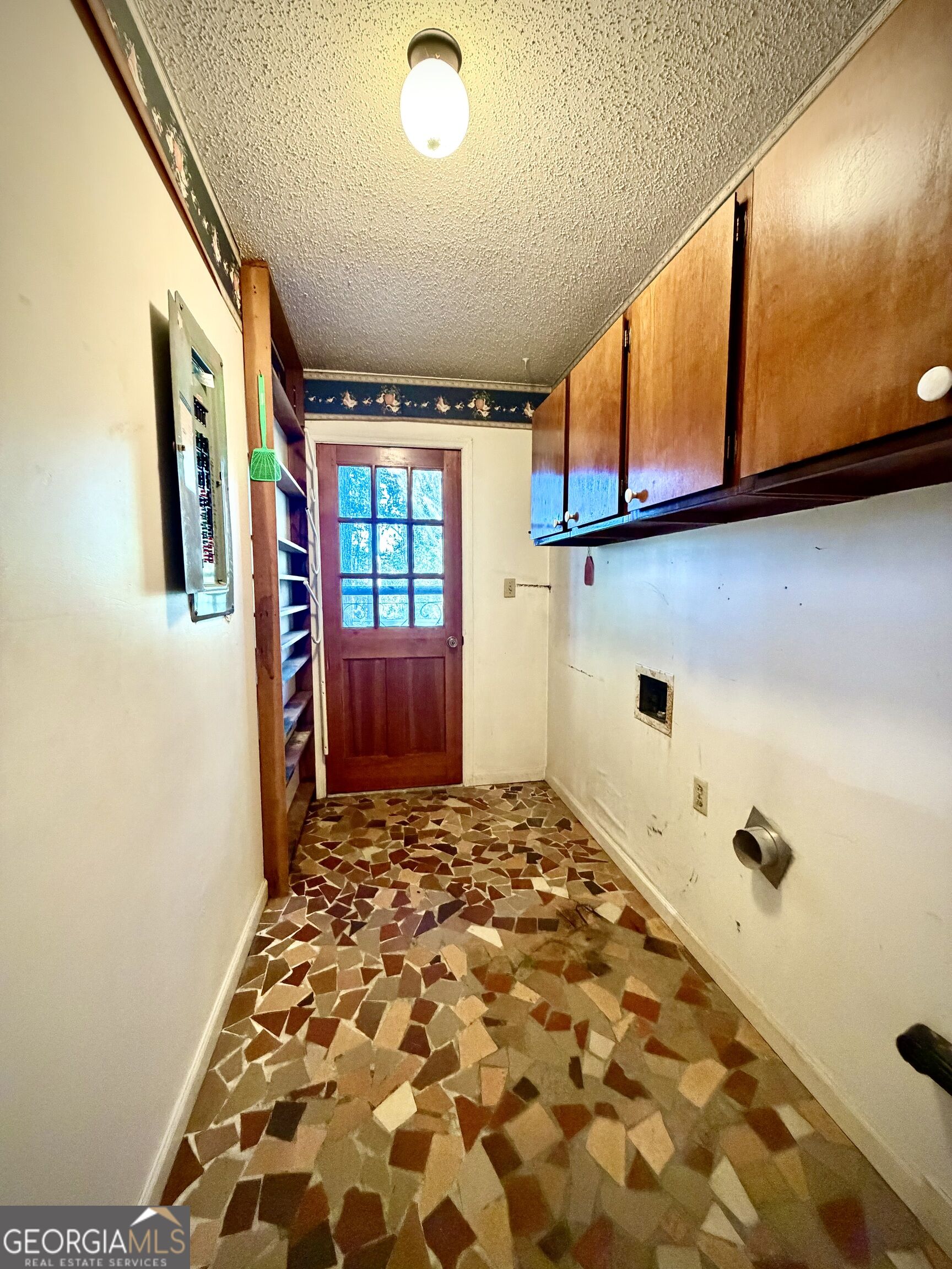 511 Brookdale Drive Property Photo 8