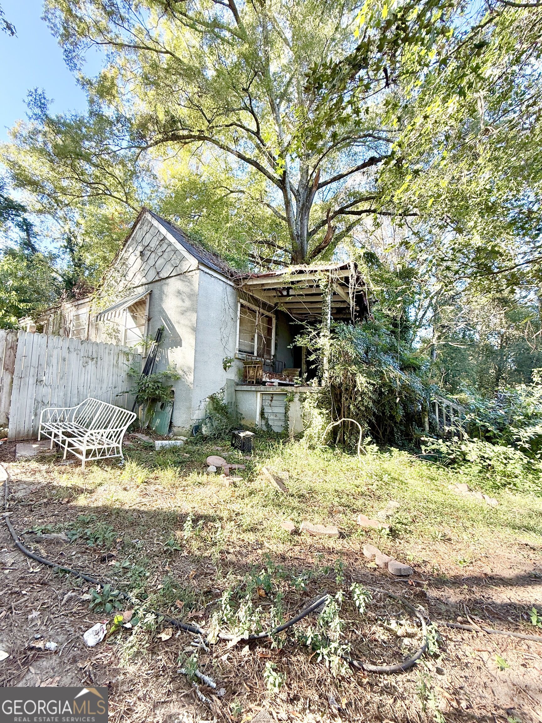 5596 Lakeside Drive Property Photo 1