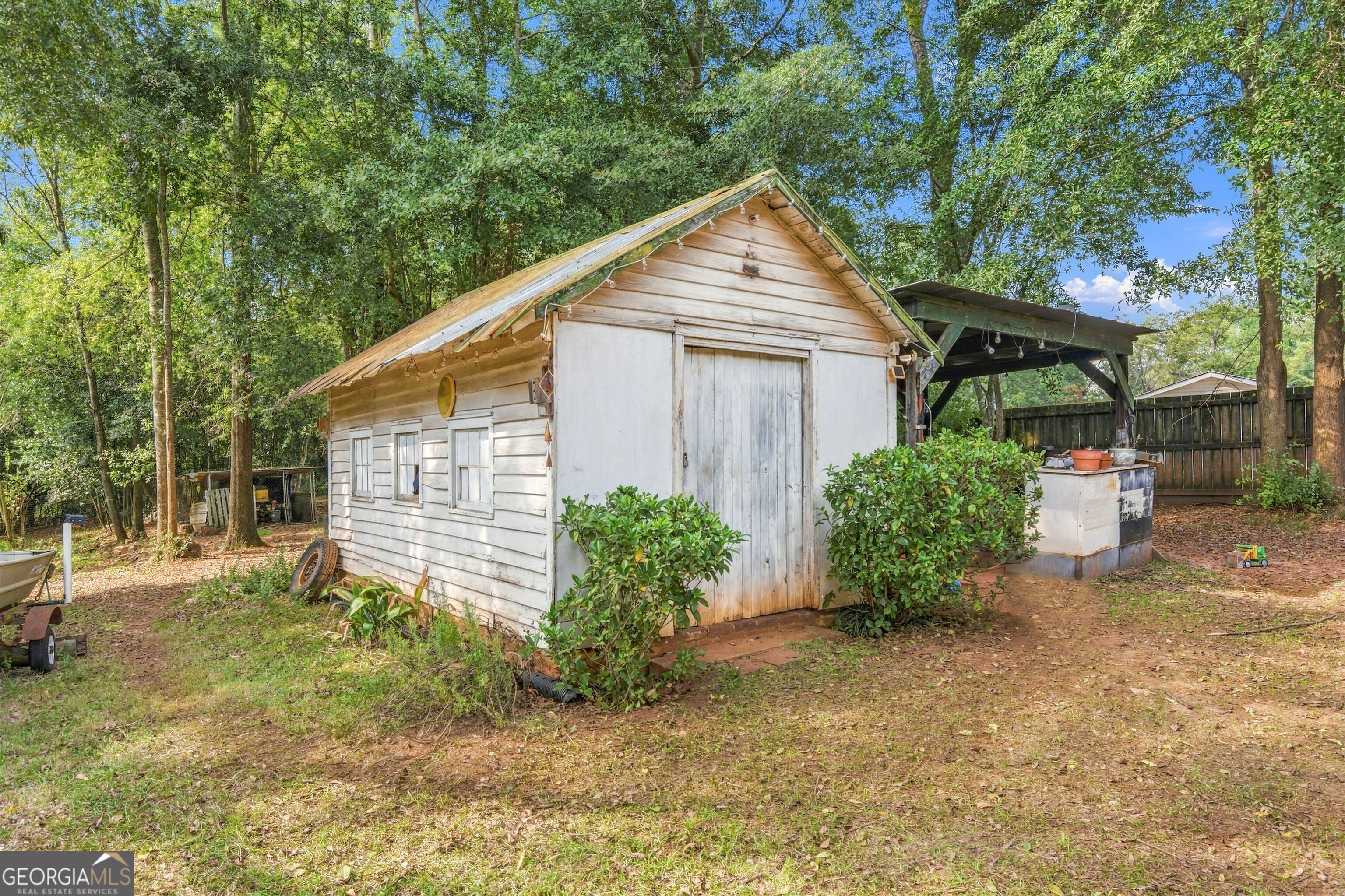 213 Warthen Street Property Photo 6