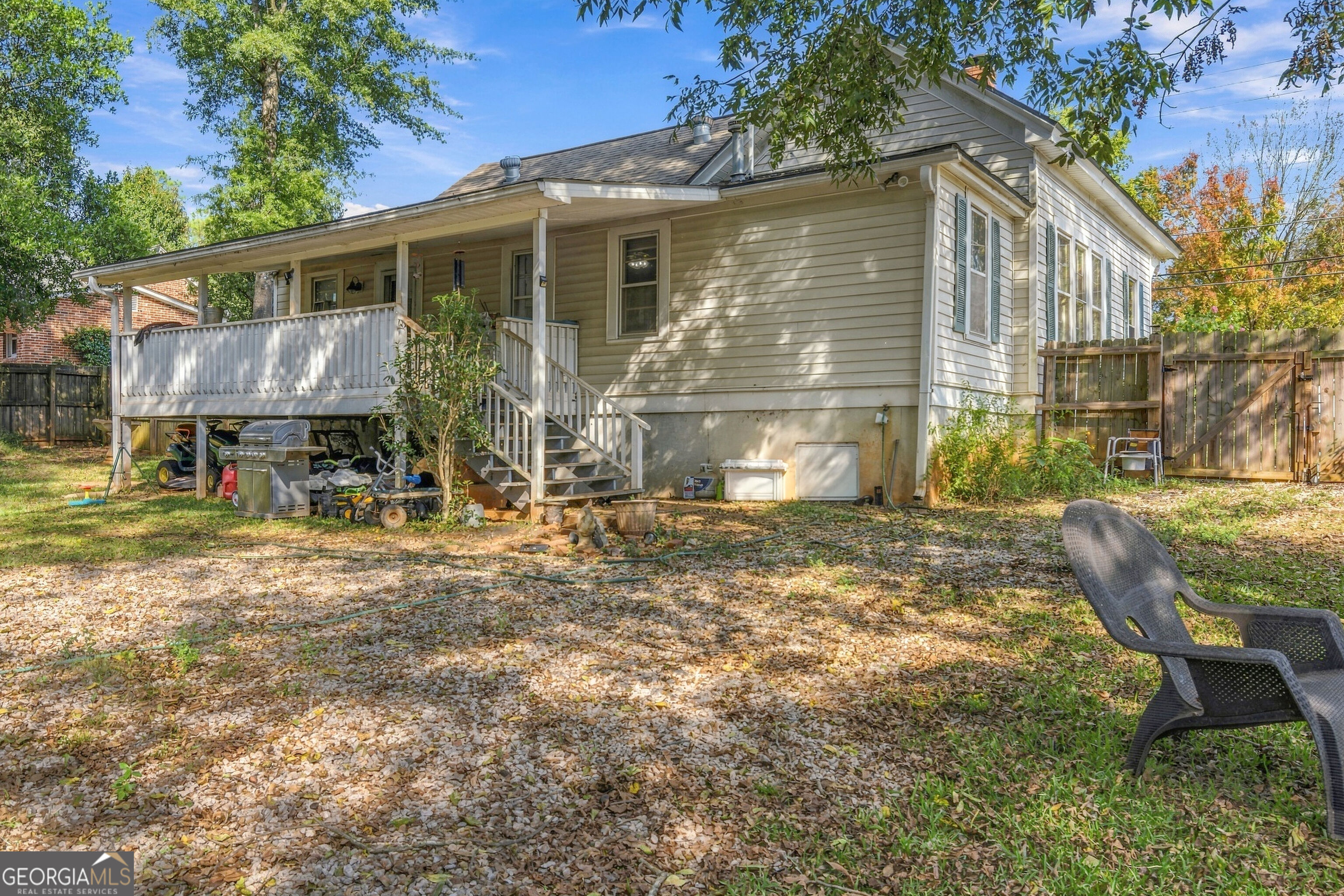 213 Warthen Street Property Photo 9