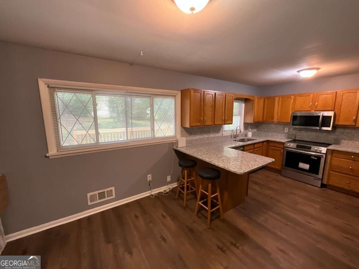 6505 Hidden Brook Trail Property Photo 8