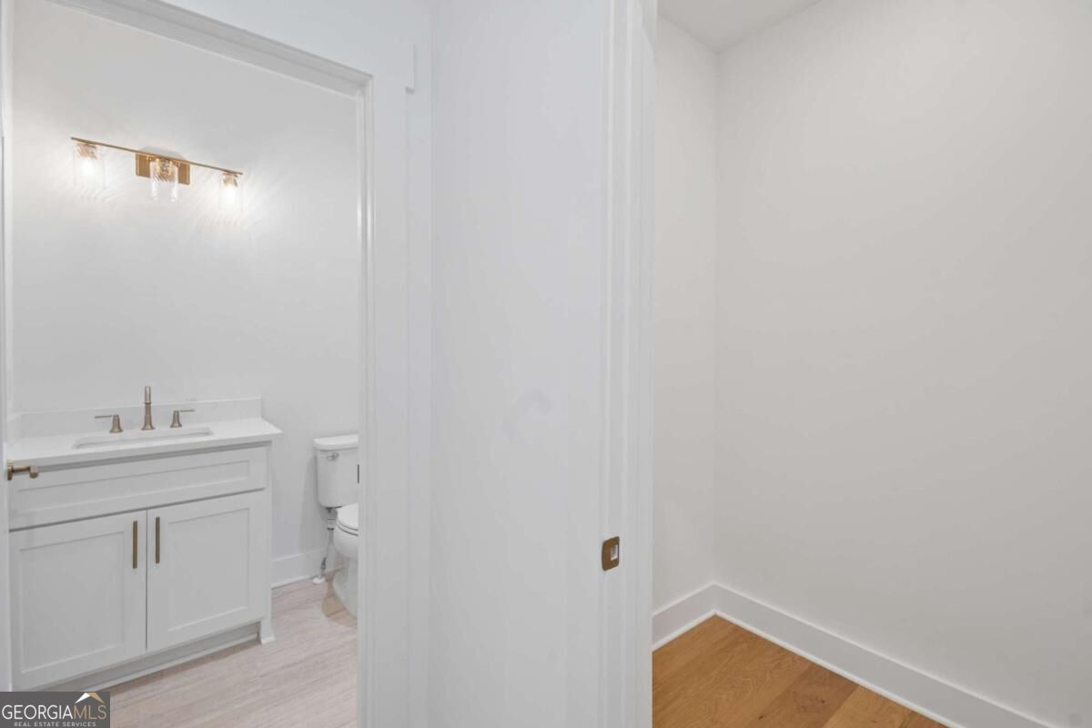 10745 Waters Road Property Photo 41